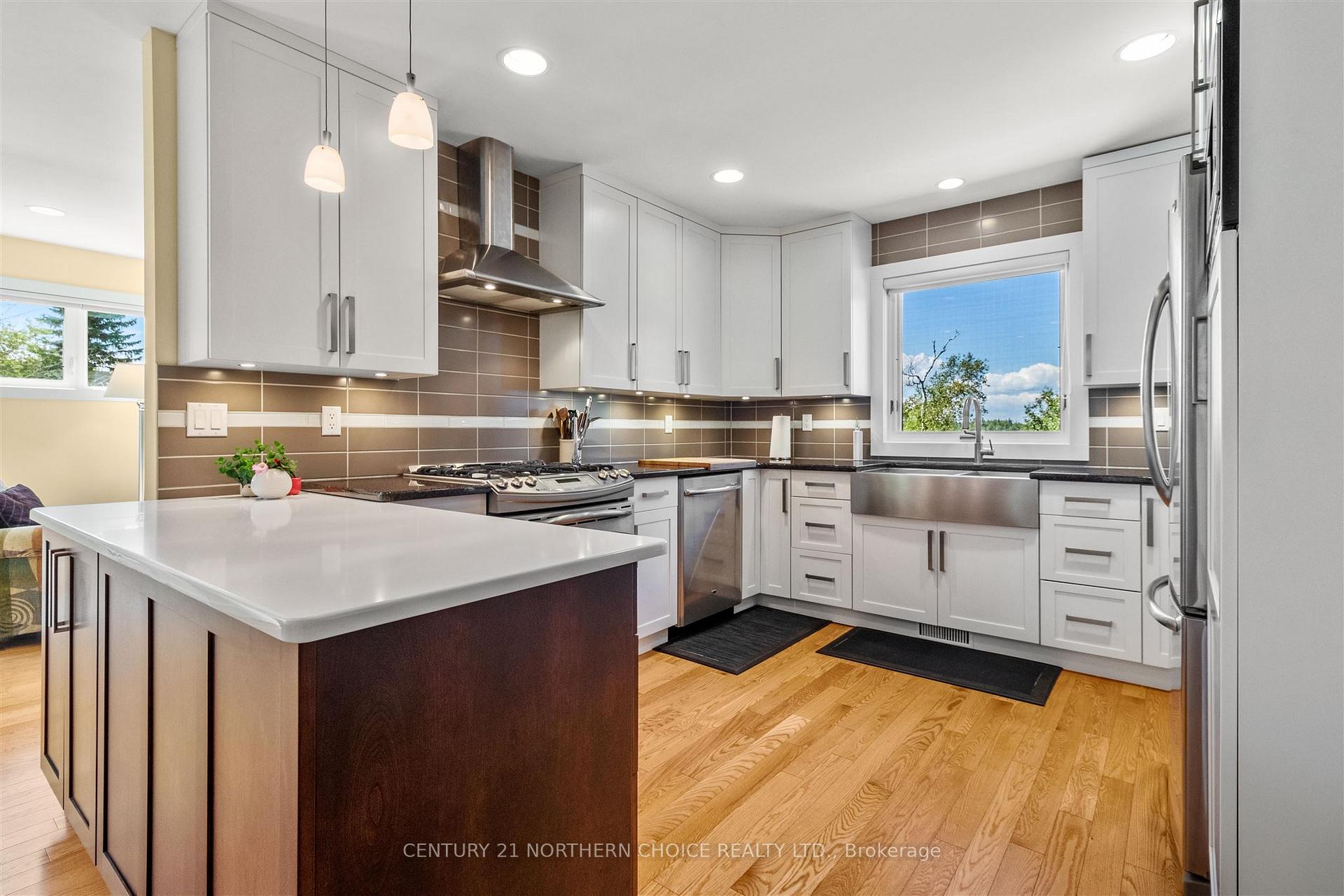 Photo 11 of 7 Glen Cameron Drive, Kenora, Lakeside — HOMEH