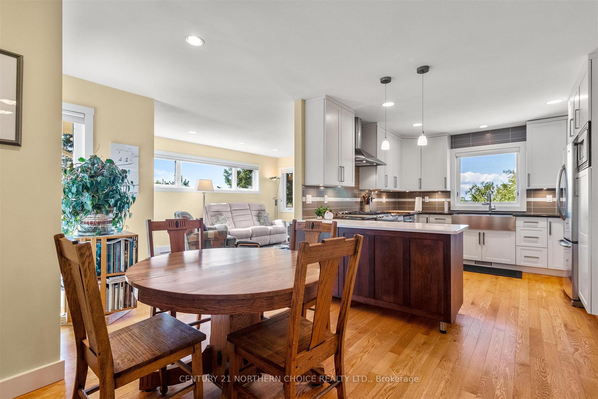 Photo 14 of 7 Glen Cameron Drive, Kenora, Lakeside — HOMEH