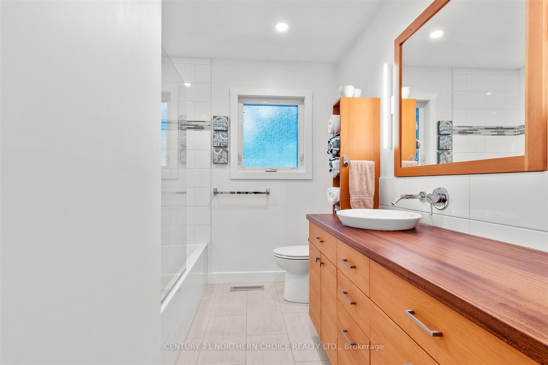 Photo 24 of 7 Glen Cameron Drive, Kenora, Lakeside — HOMEH