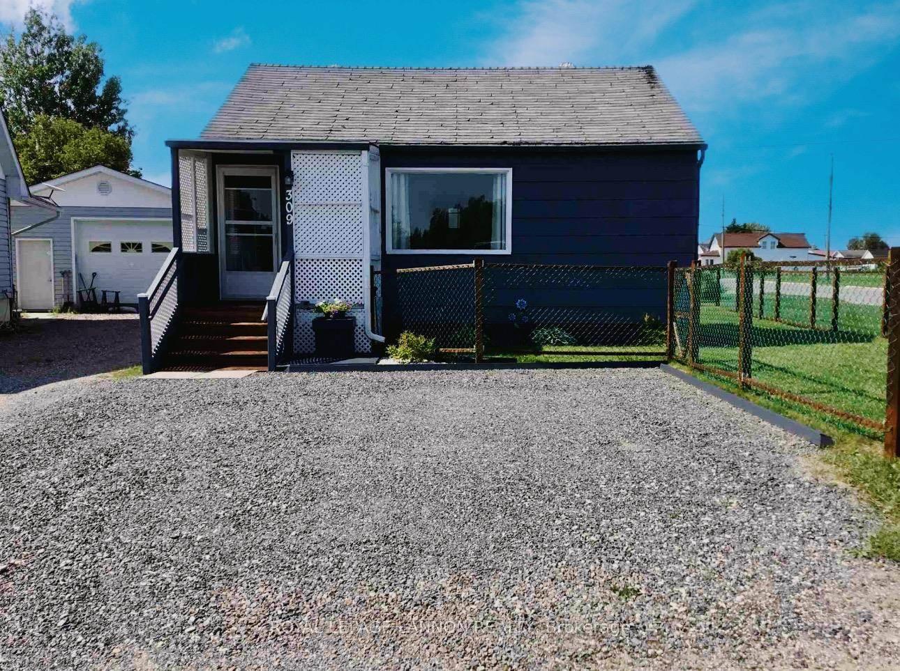 Photo 11 of 309 Ball Park Crescent, Greenstone — HOMEH