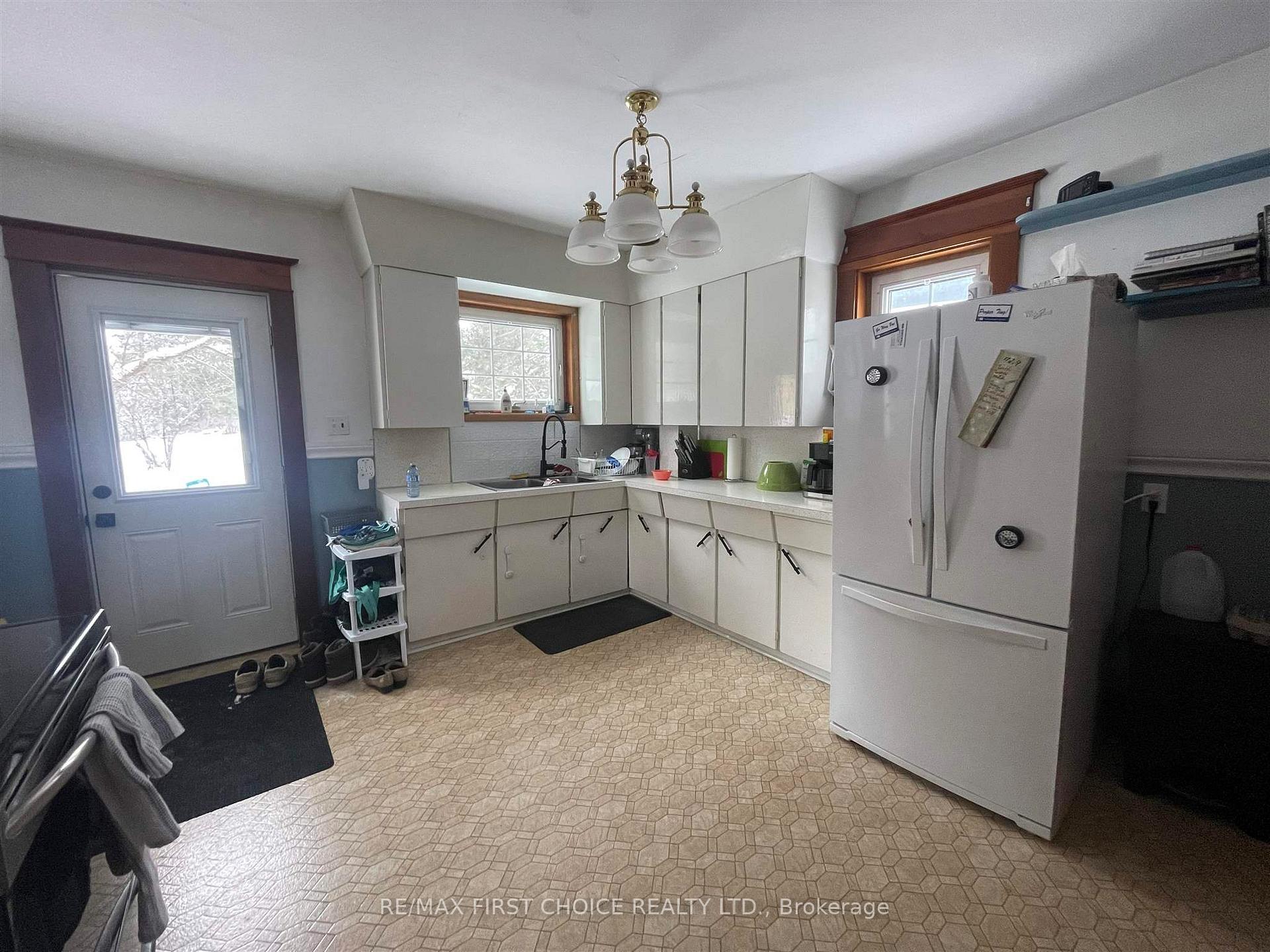 Photo 3 of 154 Van Horne Avenue, Dryden, Riverview — HOMEH