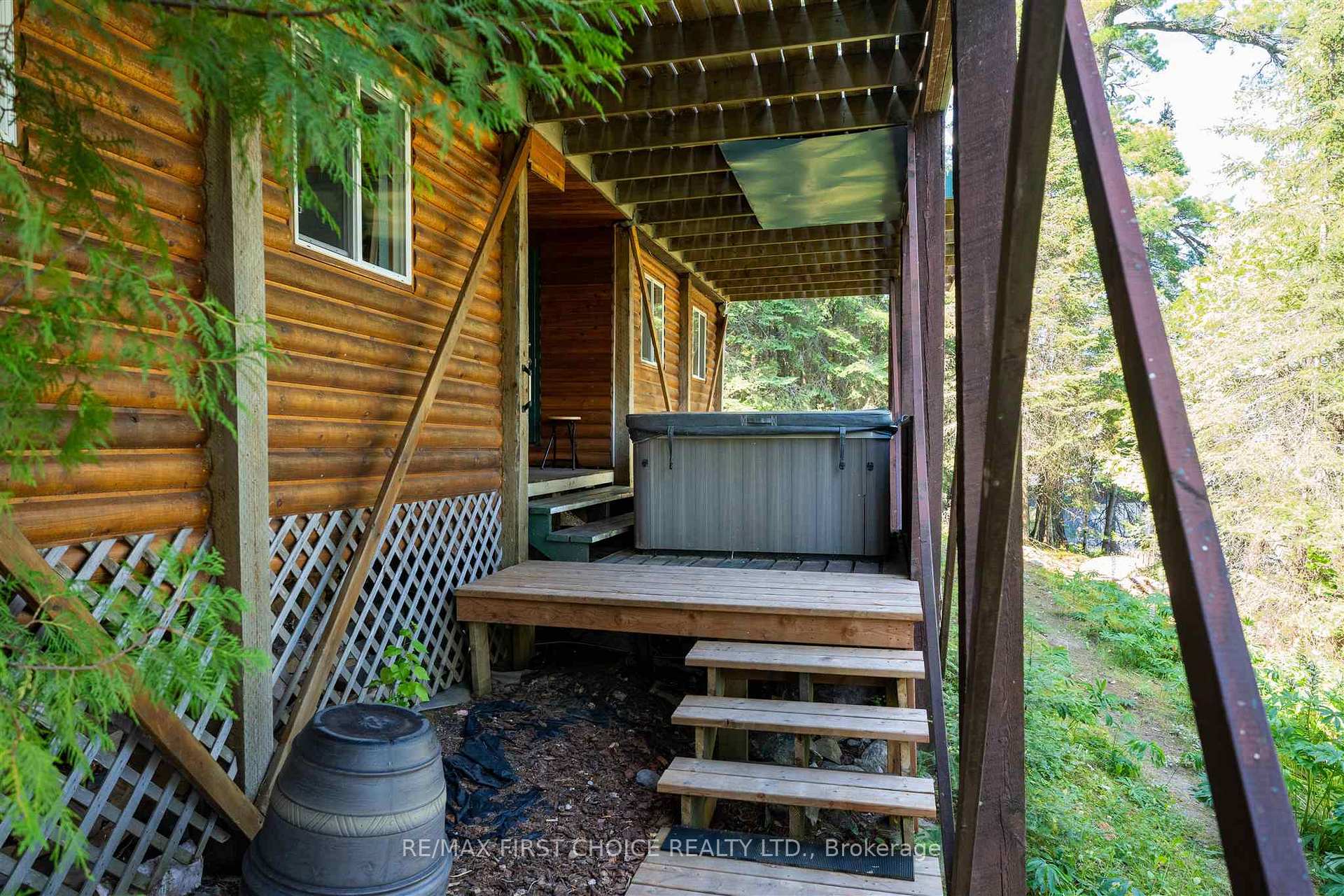 Photo 9 of 5 Zig Zag, Kenora Remote Area, Lake of the Woods West — HOMEH