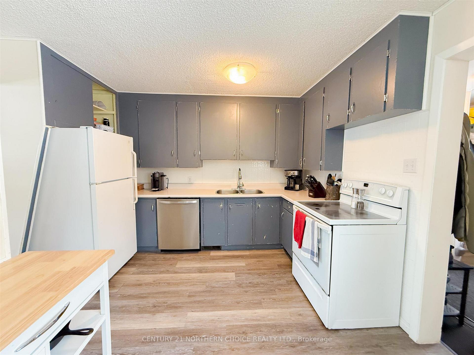 Photo 7 of 31 Drewry Drive, Kenora, Pinecrest — HOMEH