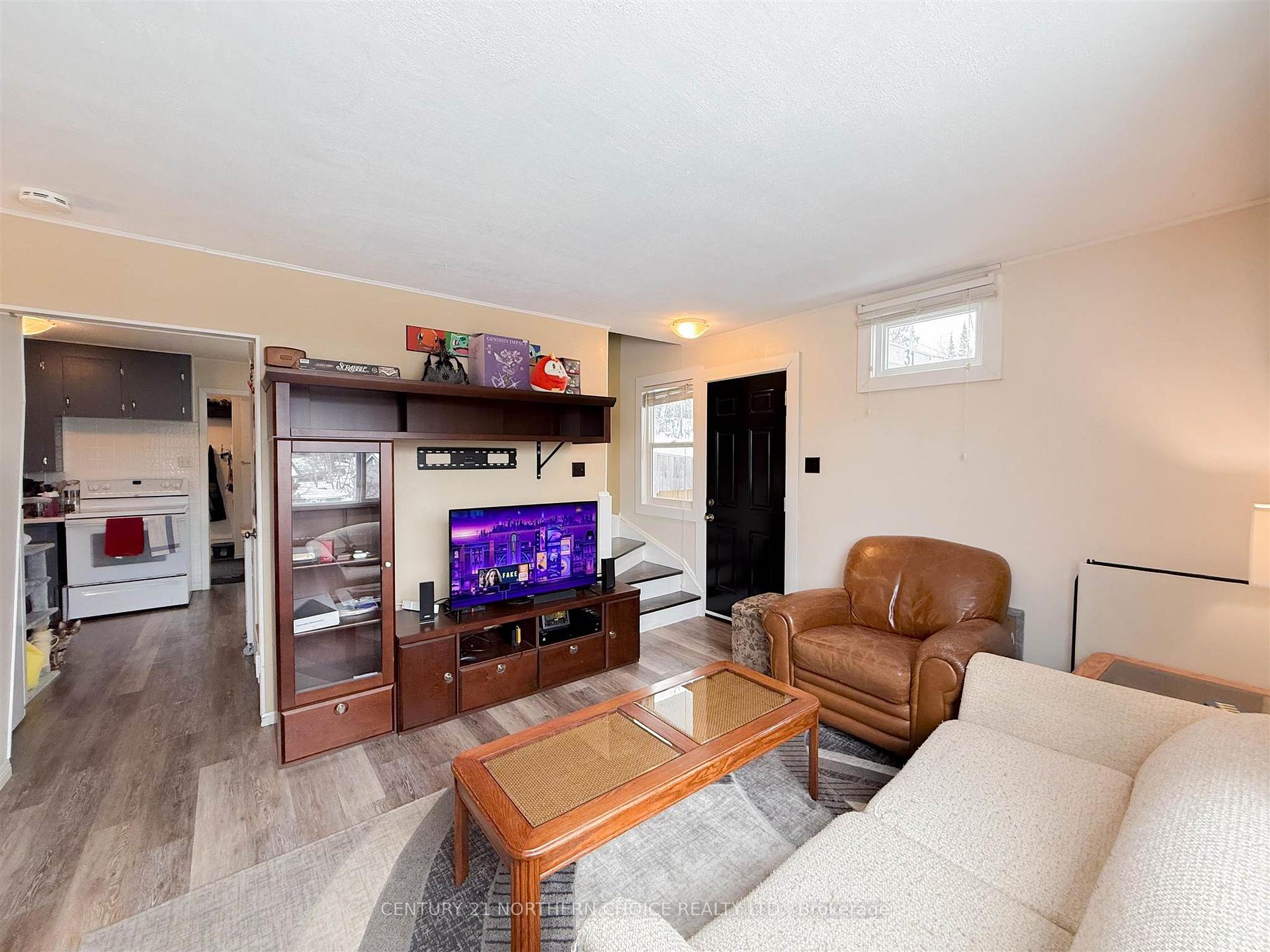 Photo 11 of 31 Drewry Drive, Kenora, Pinecrest — HOMEH