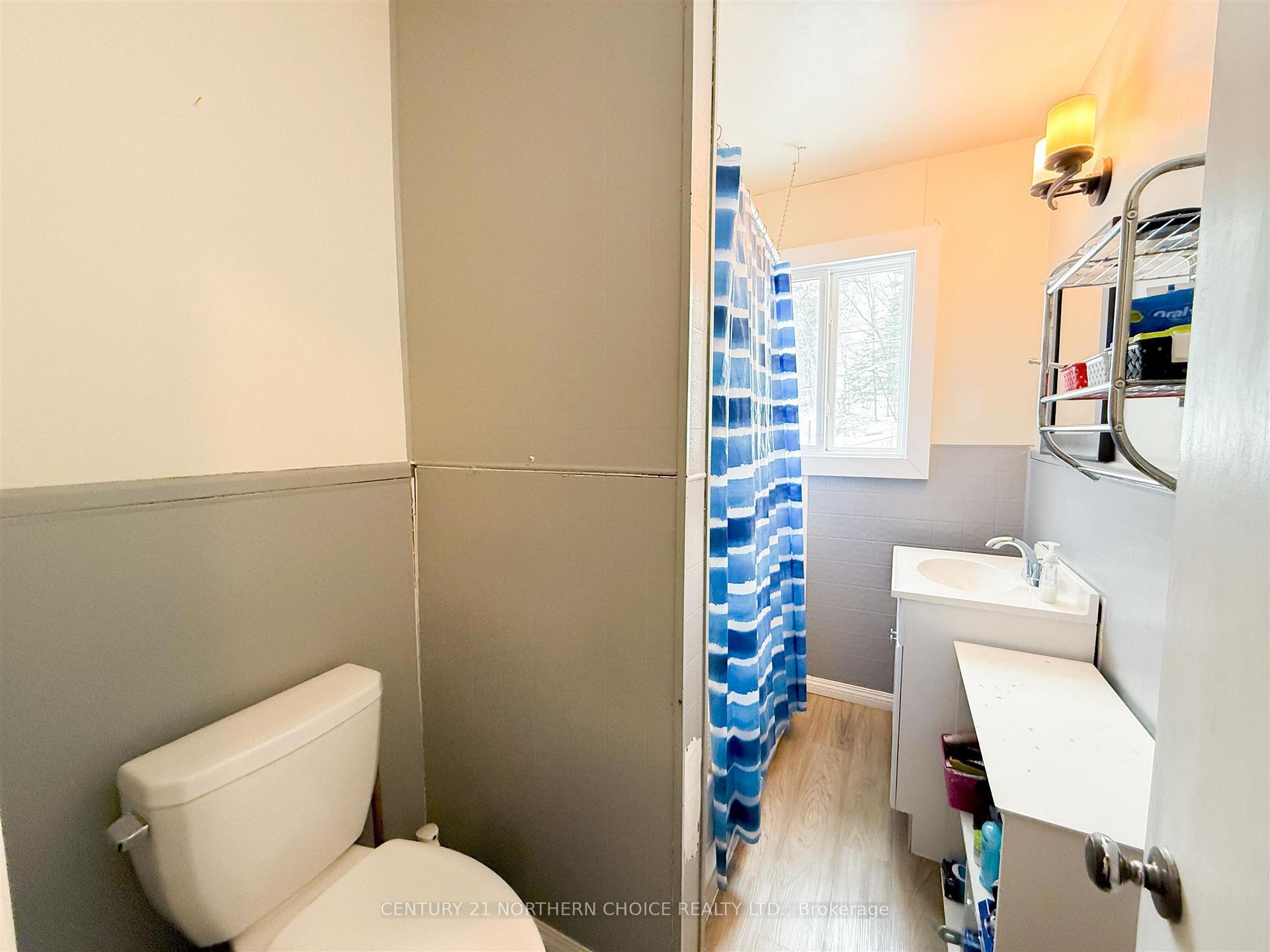 Photo 14 of 31 Drewry Drive, Kenora, Pinecrest — HOMEH