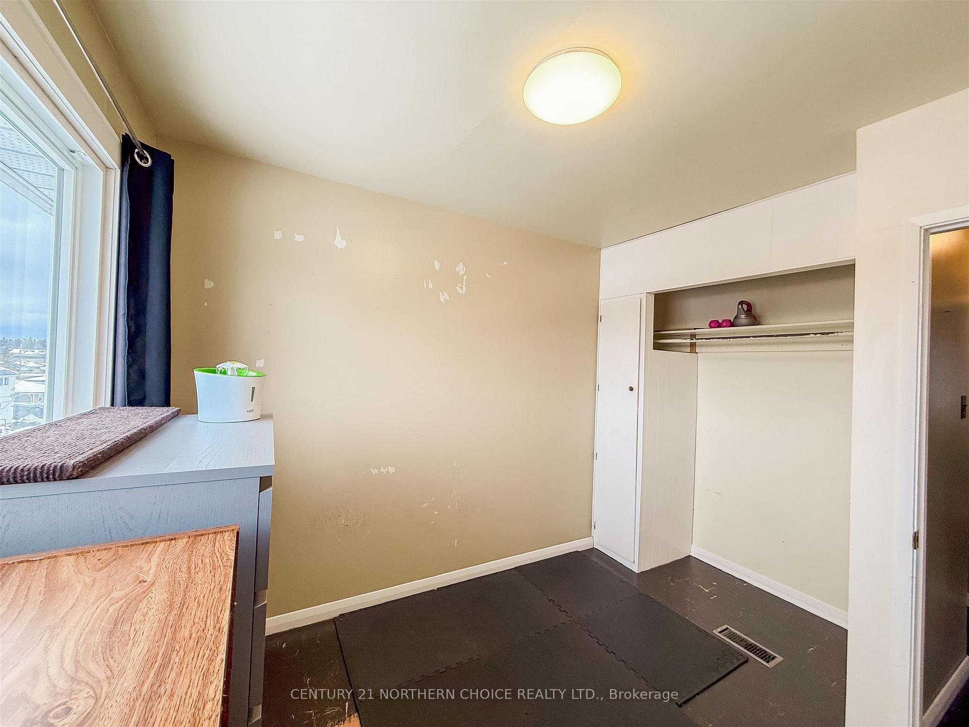 Photo 17 of 31 Drewry Drive, Kenora, Pinecrest — HOMEH