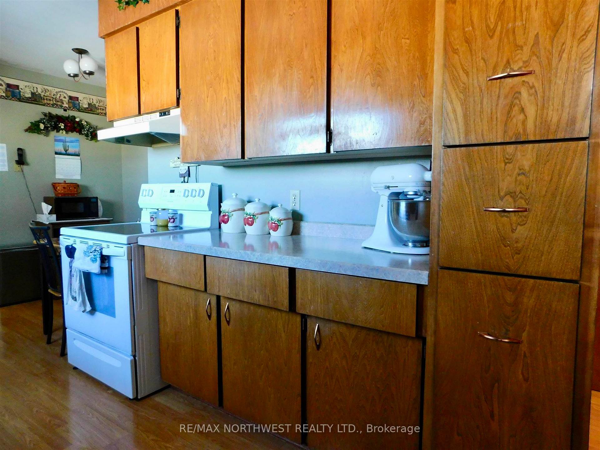 Photo 9 of 255 Second Street, Dryden, Hillcrest — HOMEH
