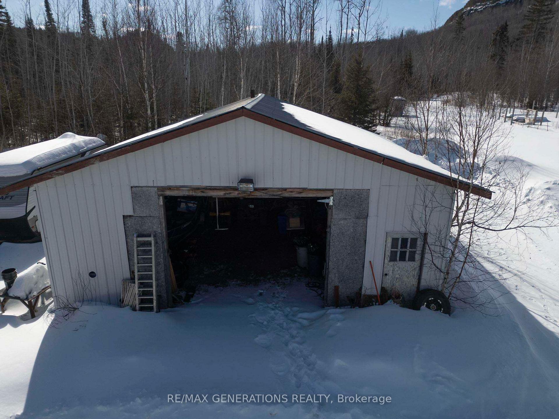 Photo 5 of 325 Oliver Creek Road, Neebing, Scoble — HOMEH