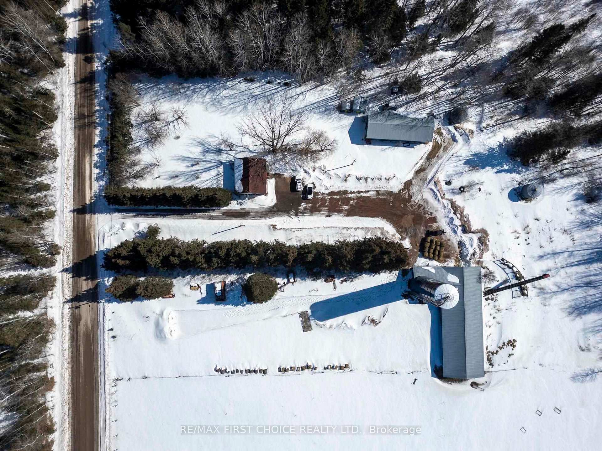 Photo 1 of 840 Pass Lake Road E, Thunder Bay Remote Area — HOMEH