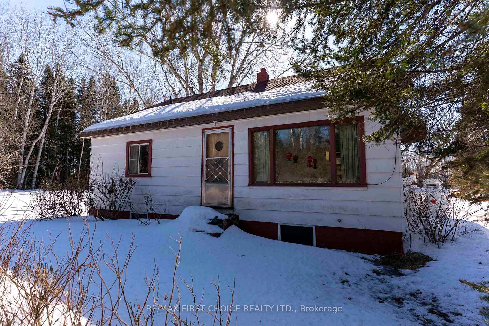 Photo 3 of 840 Pass Lake Road E, Thunder Bay Remote Area — HOMEH