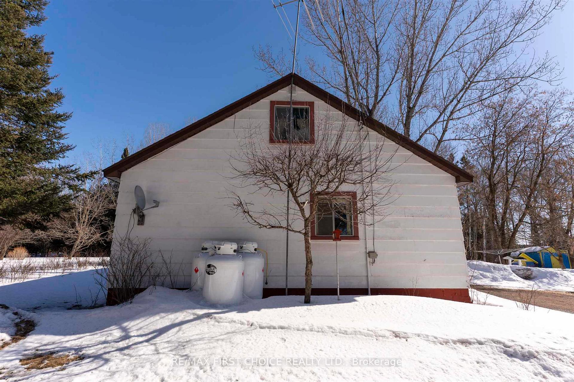 Photo 4 of 840 Pass Lake Road E, Thunder Bay Remote Area — HOMEH