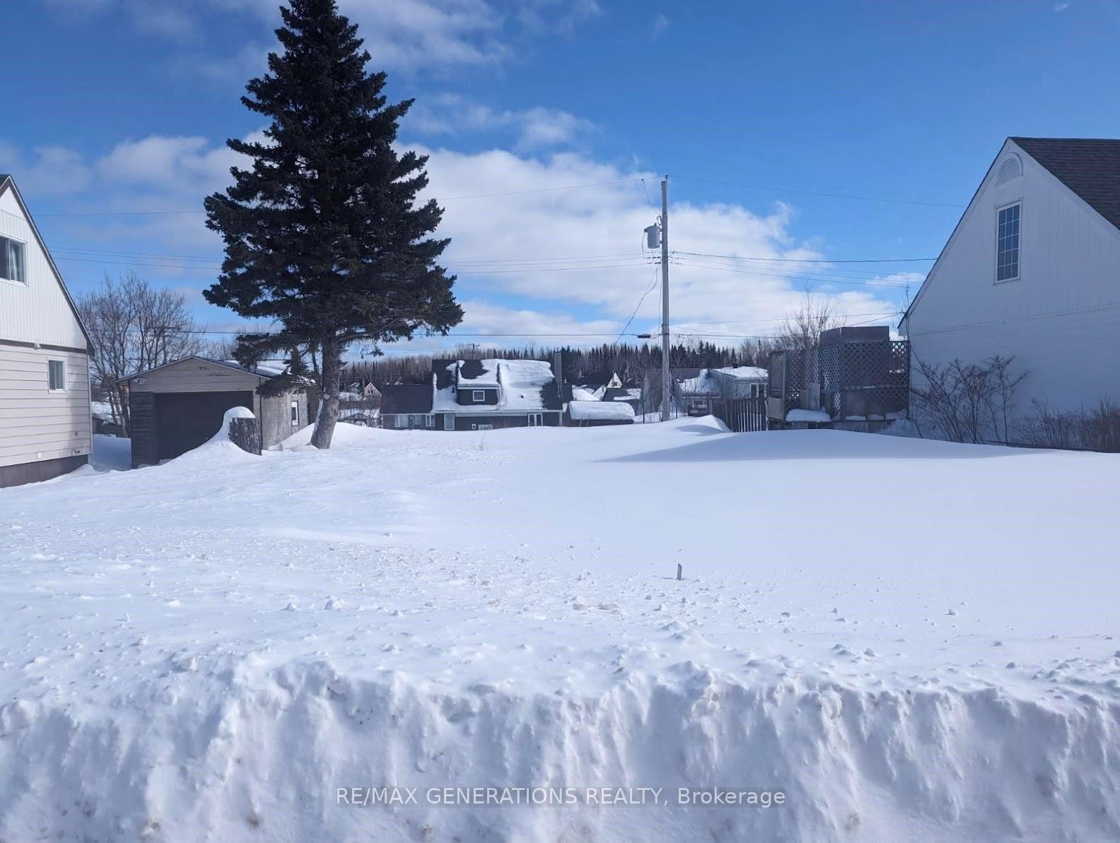 Photo 1 of 21 Adjala Avenue, Manitouwadge — HOMEH