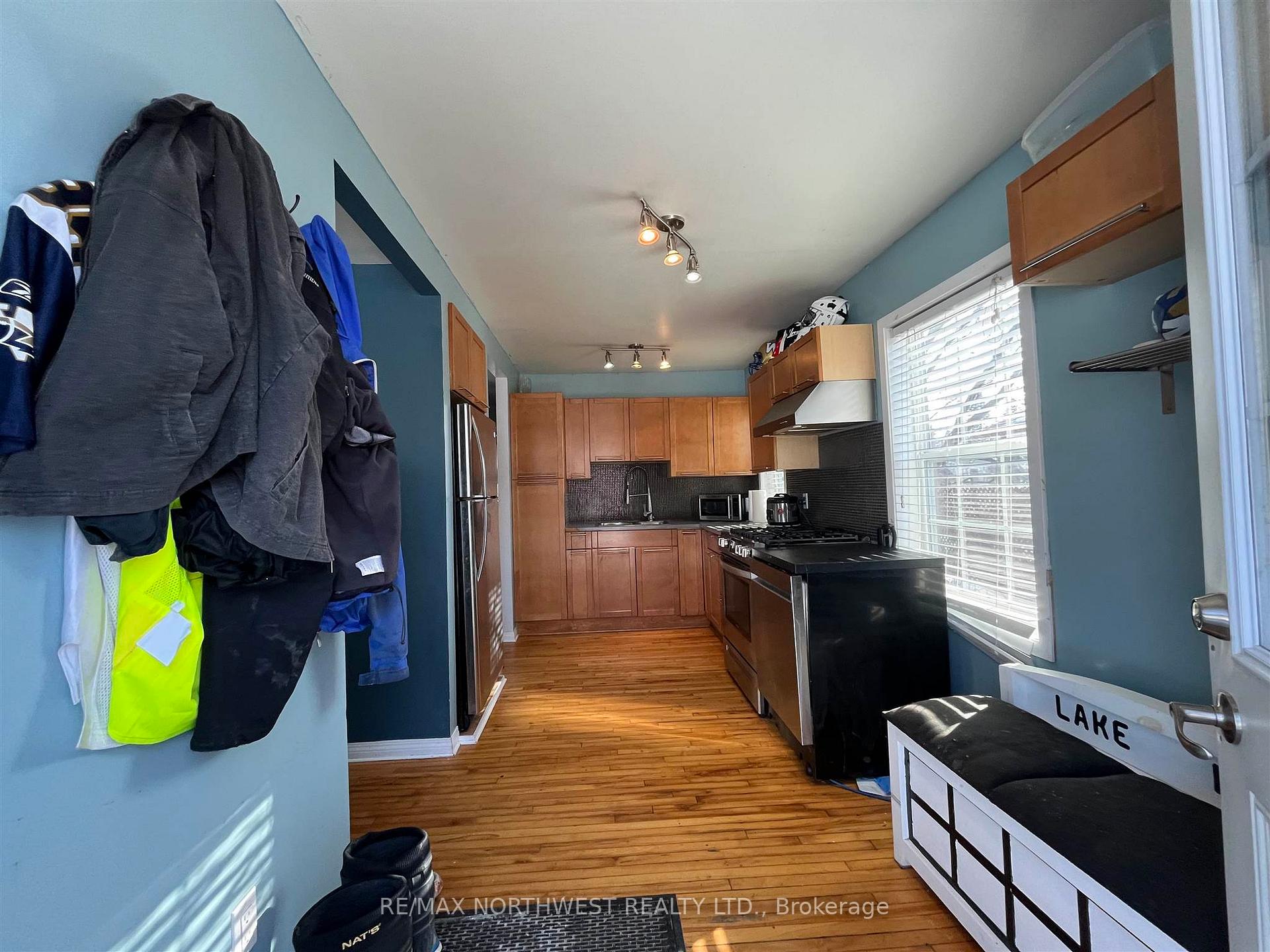 Photo 2 of 1119 Hillside Crescent, Kenora, Amethyst — HOMEH