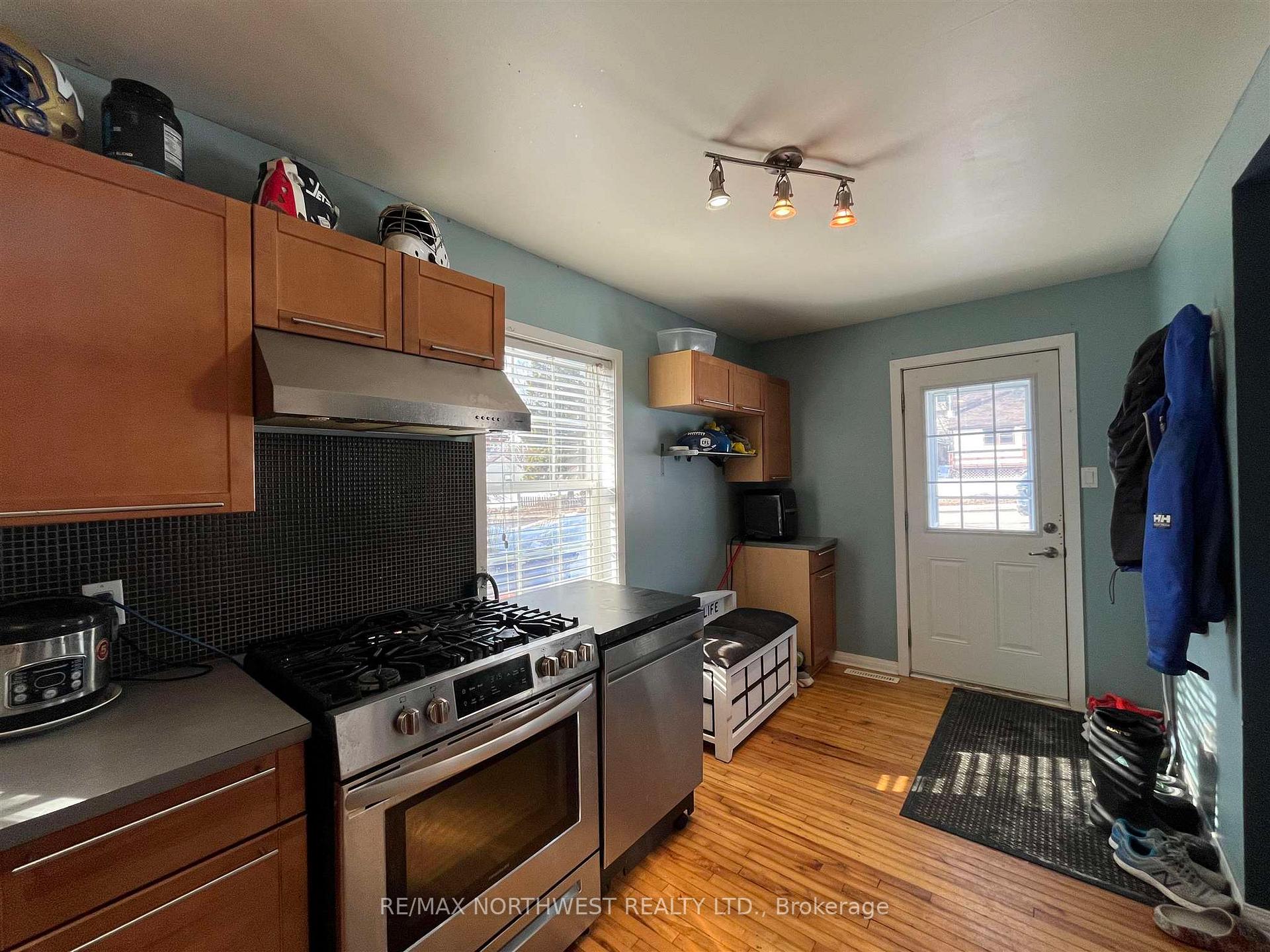 Photo 4 of 1119 Hillside Crescent, Kenora, Amethyst — HOMEH