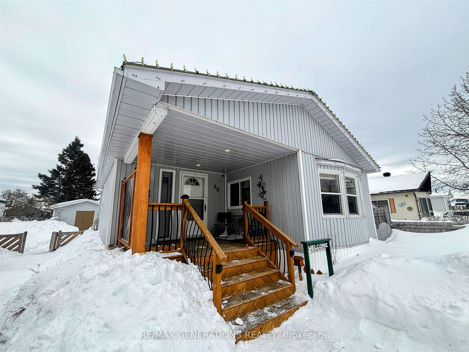 Photo 1 of 30 Jackson Crescent, Marathon — HOMEH