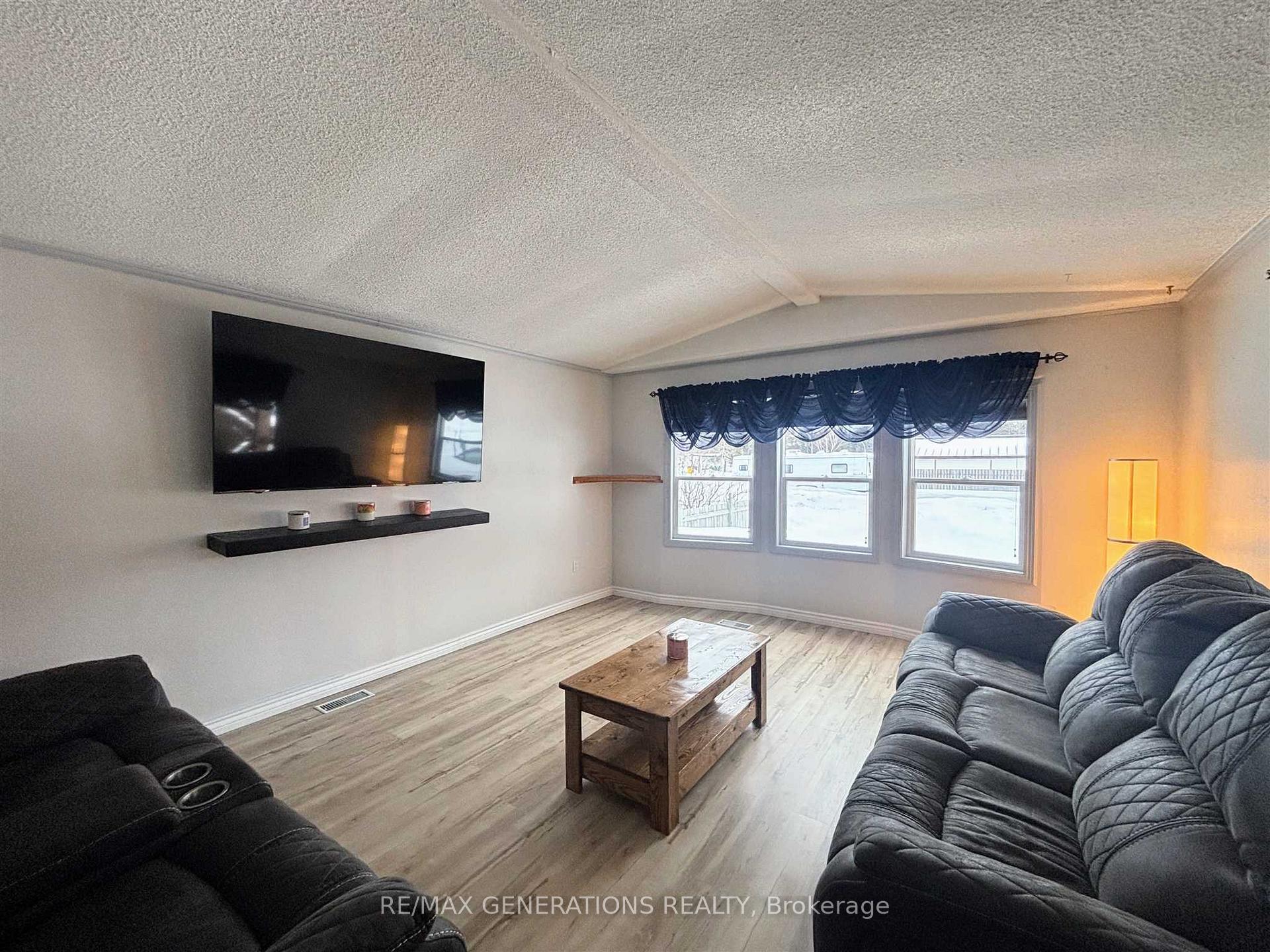 Photo 7 of 30 Jackson Crescent, Marathon — HOMEH