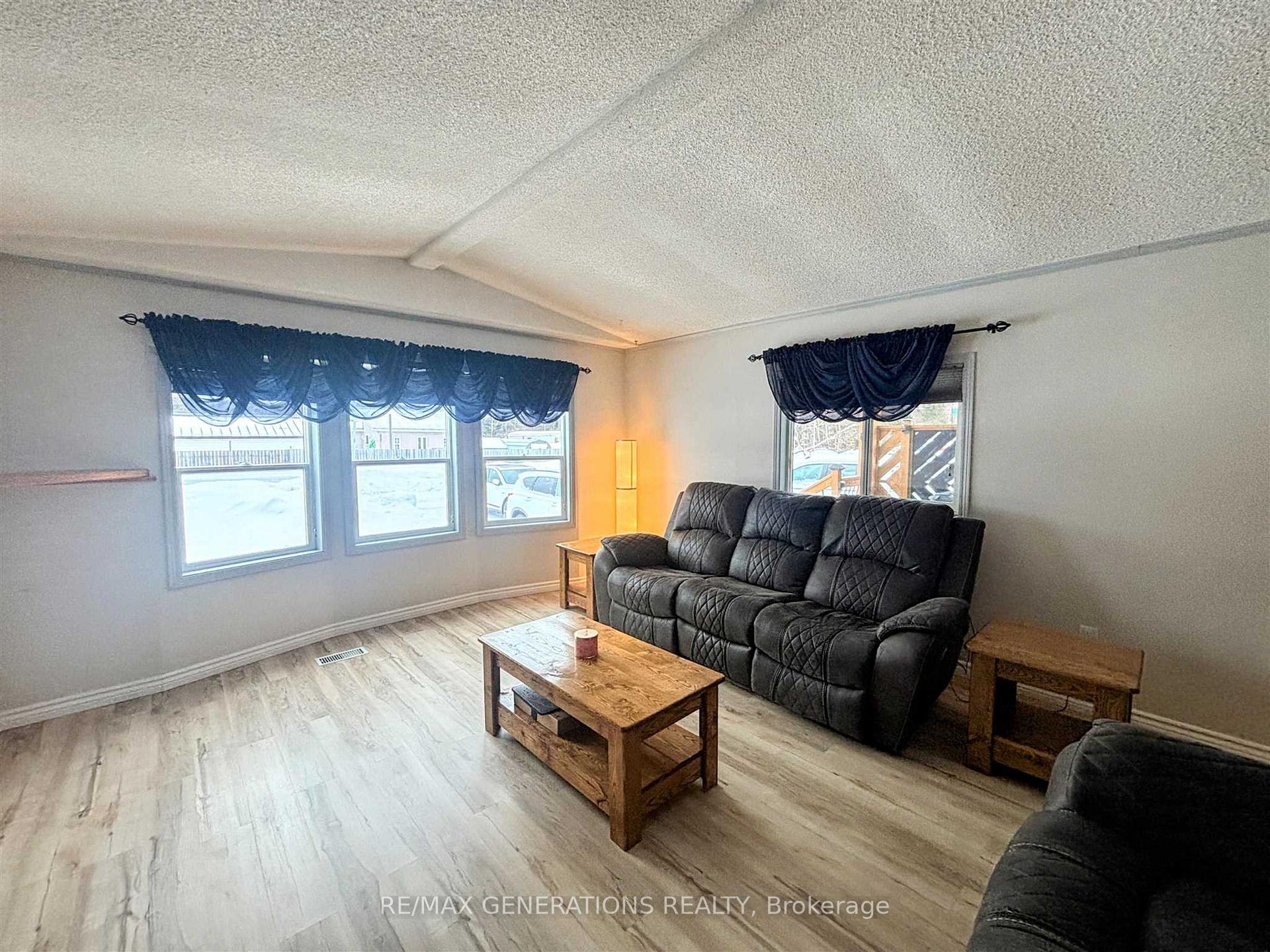 Photo 9 of 30 Jackson Crescent, Marathon — HOMEH