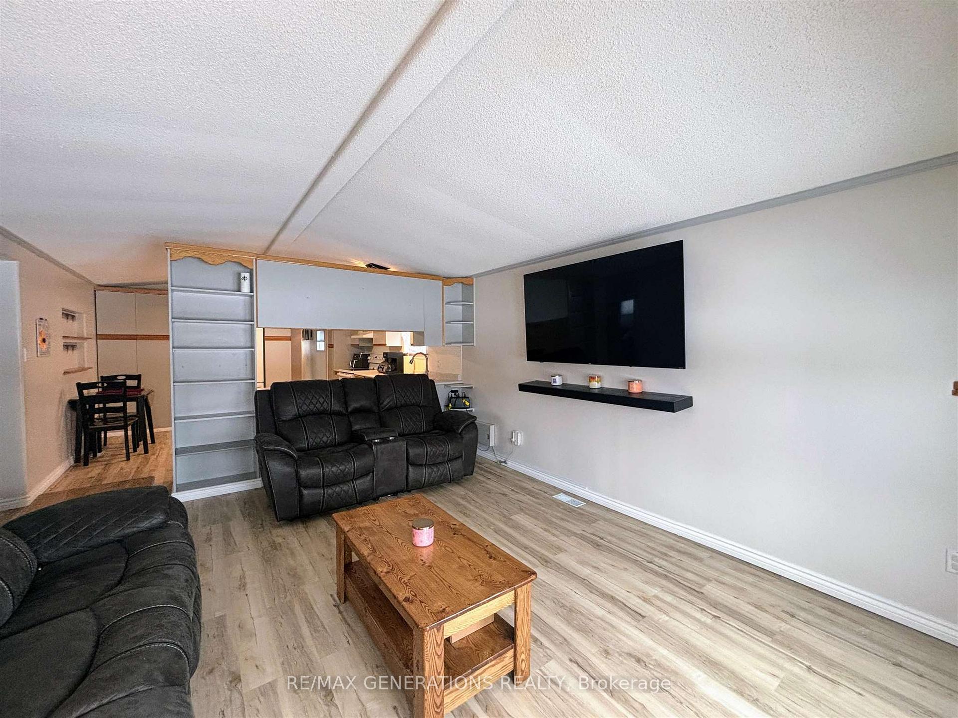 Photo 10 of 30 Jackson Crescent, Marathon — HOMEH