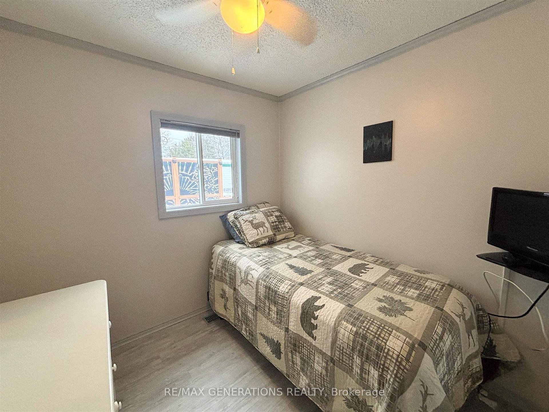 Photo 12 of 30 Jackson Crescent, Marathon — HOMEH