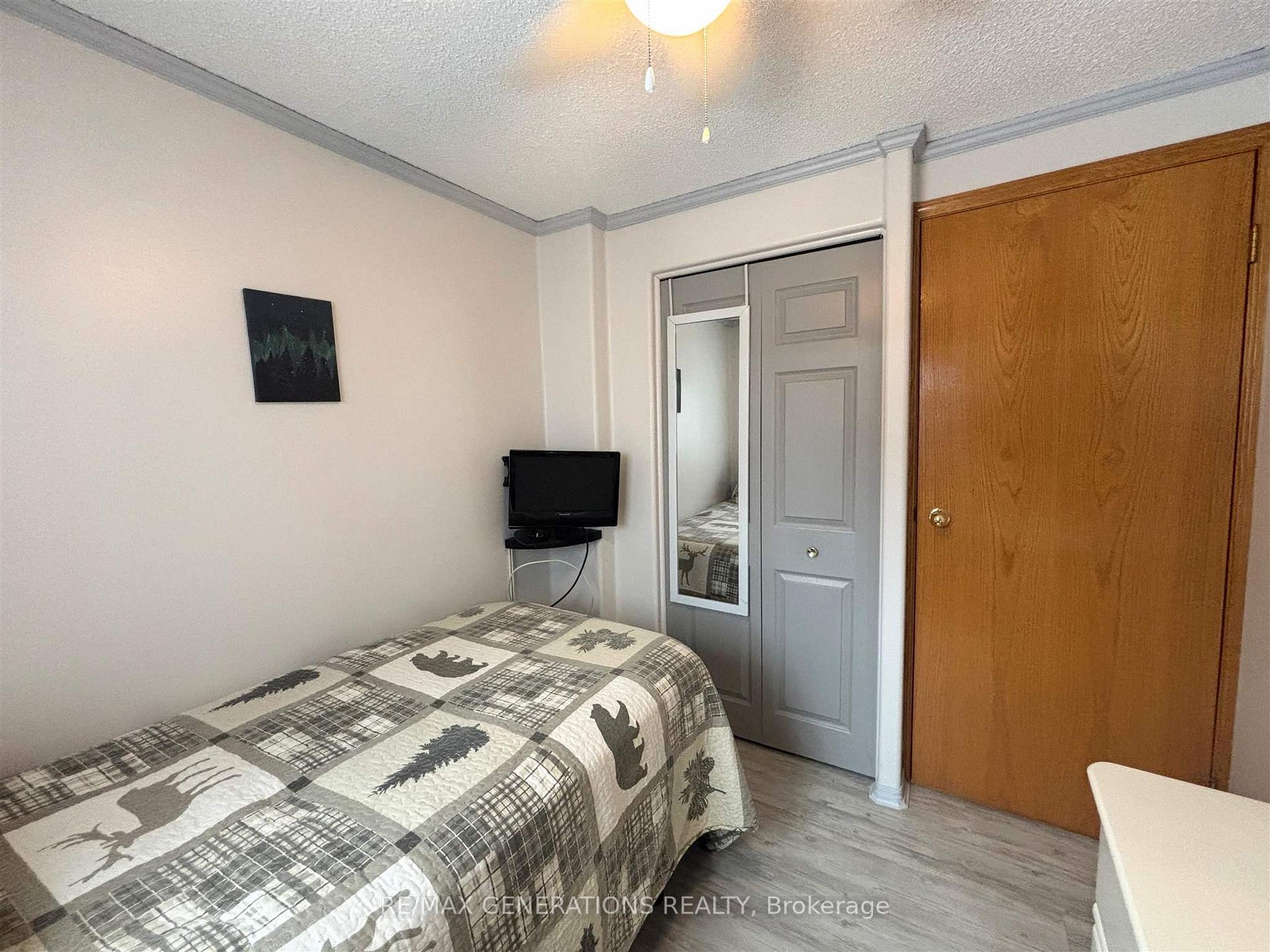 Photo 13 of 30 Jackson Crescent, Marathon — HOMEH