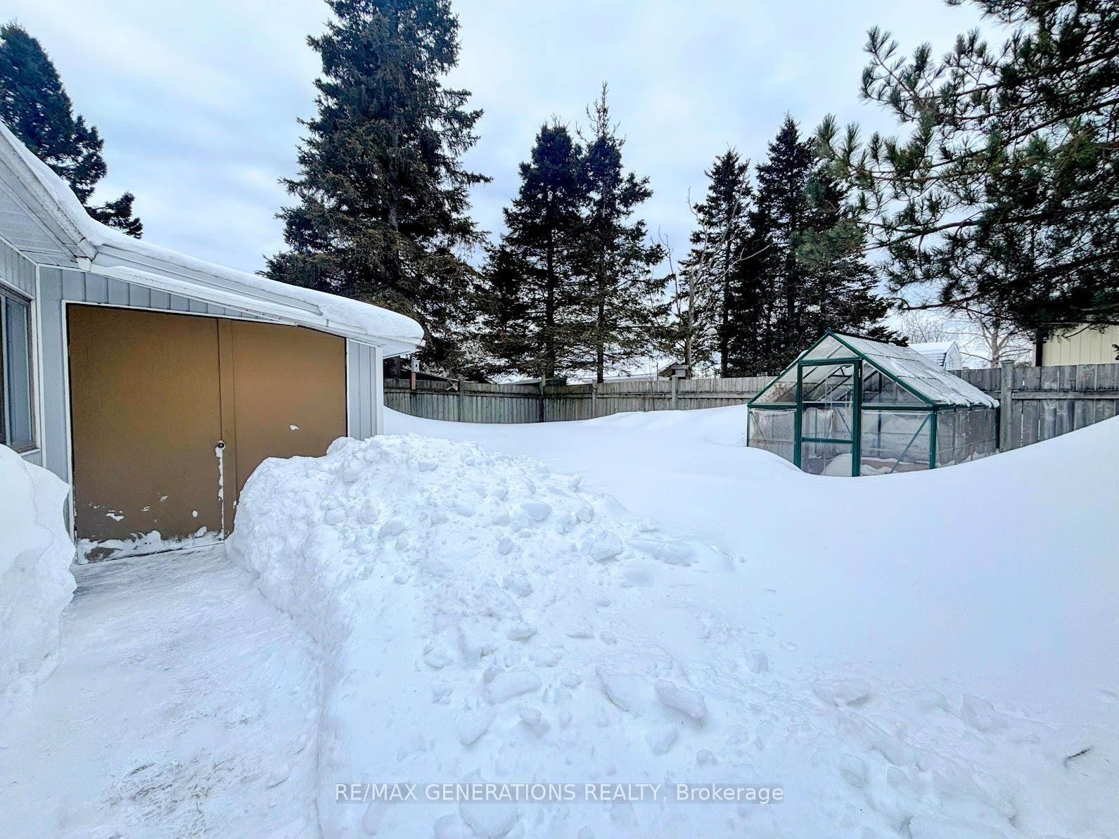 Photo 32 of 30 Jackson Crescent, Marathon — HOMEH