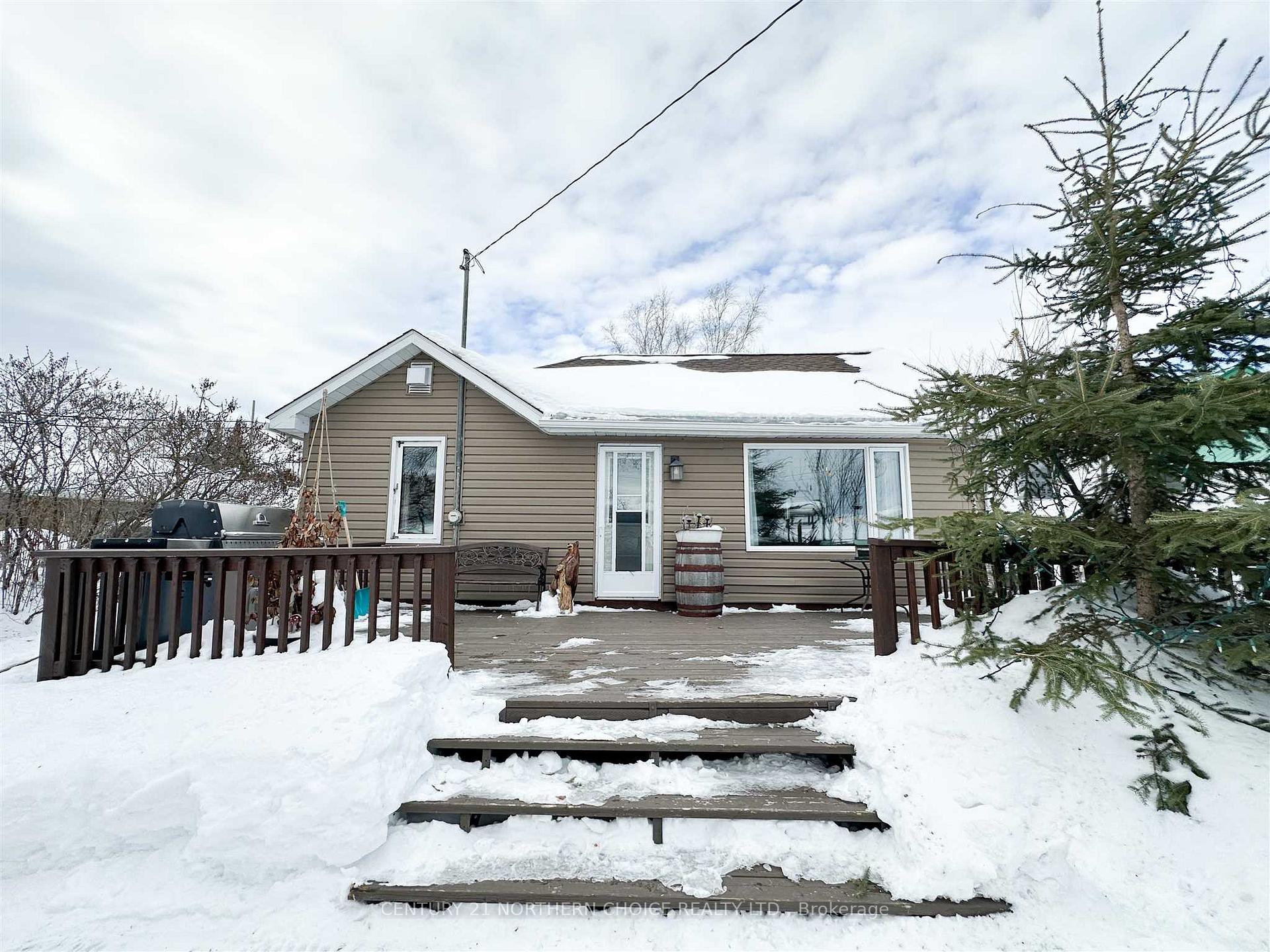 Photo 2 of 29 Keewatin Road, Red Lake — HOMEH