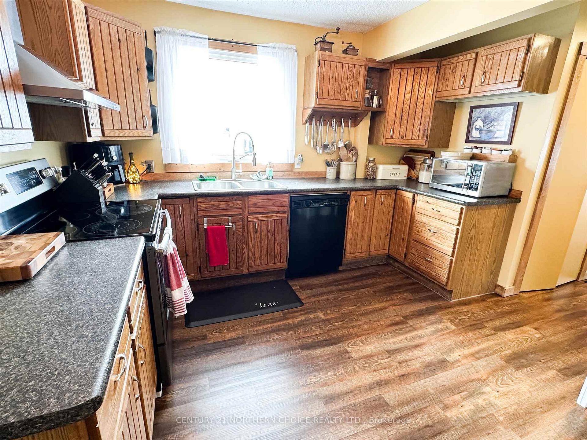 Photo 5 of 29 Keewatin Road, Red Lake — HOMEH