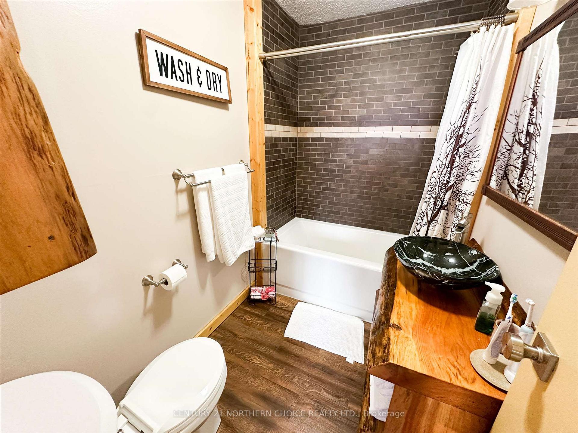 Photo 14 of 29 Keewatin Road, Red Lake — HOMEH