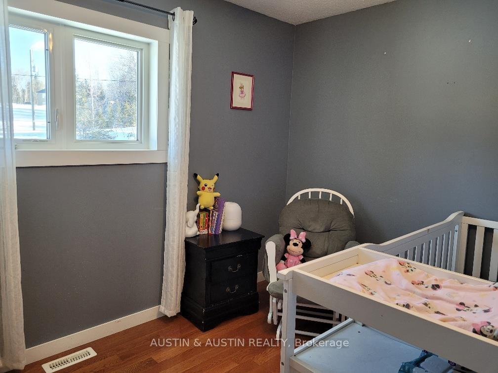 Photo 10 of 130 Coates Road, Kenora Remote Area, Oxdrift — HOMEH