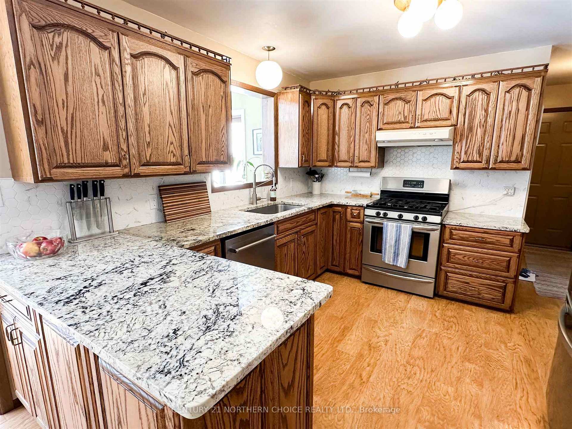Photo 5 of 2 Pyerite Street, Red Lake — HOMEH