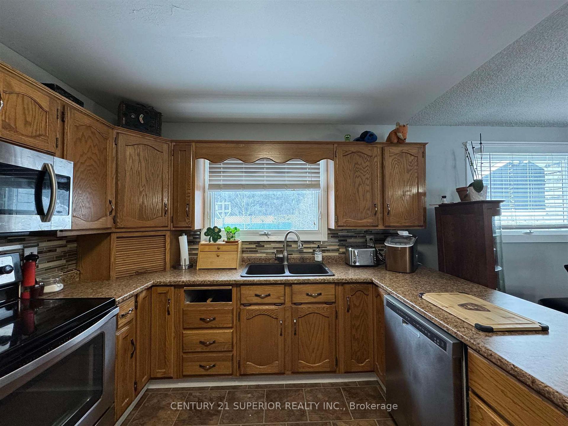 Photo 10 of 27 Aspendale Drive W, Marathon — HOMEH
