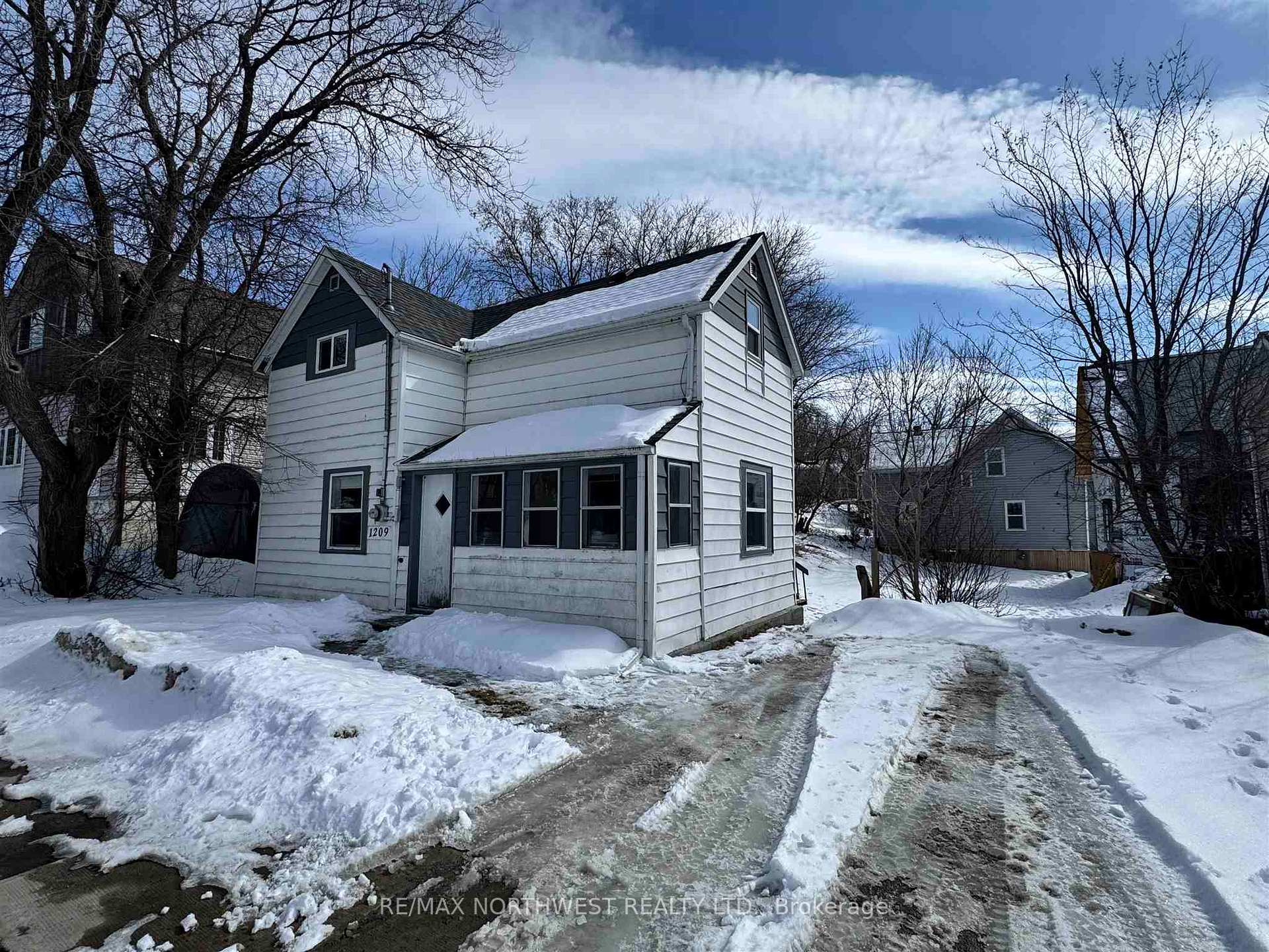 Photo 1 of 1209 Ottawa Street, Kenora, Keewatin — HOMEH