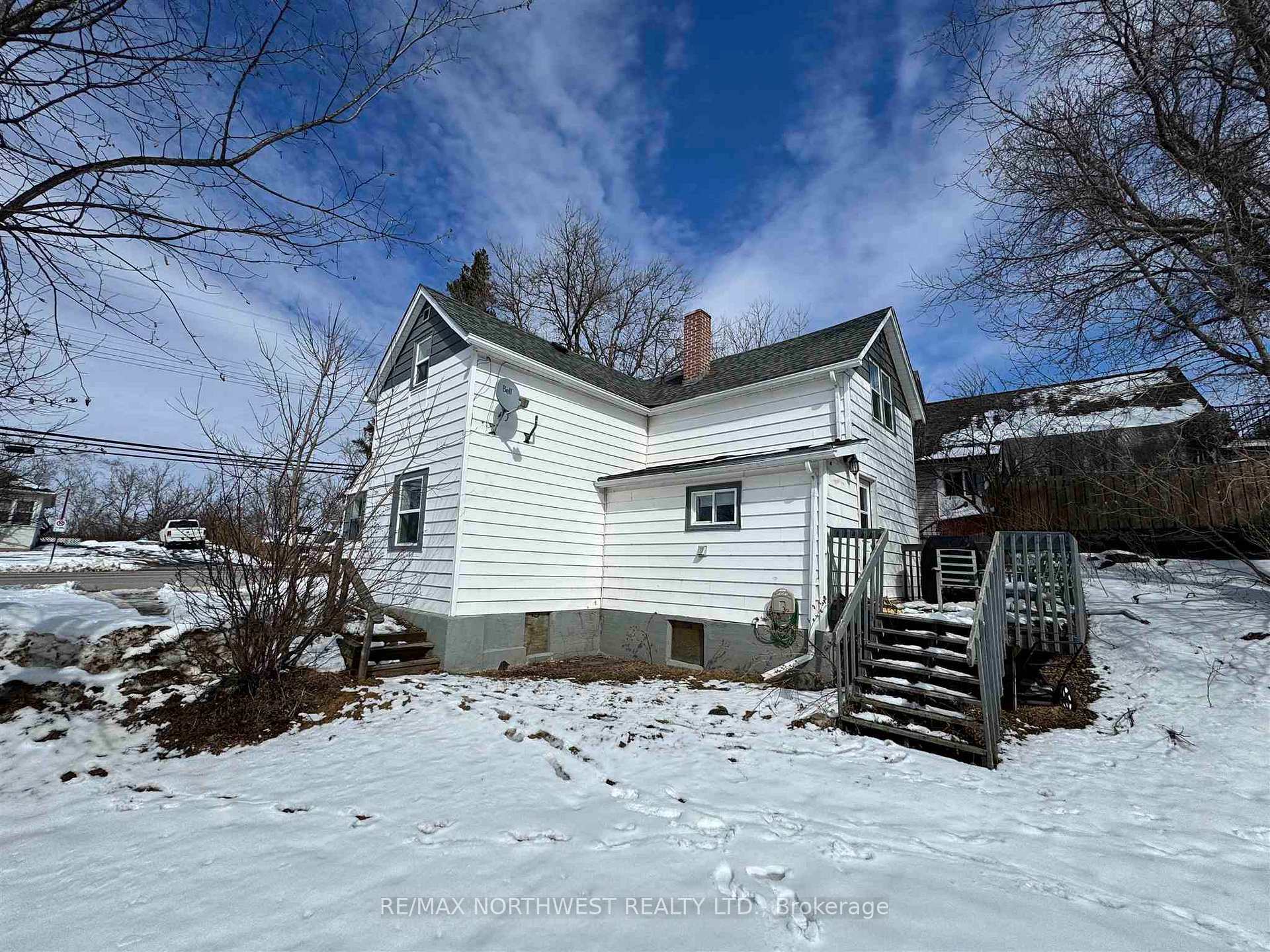 Photo 2 of 1209 Ottawa Street, Kenora, Keewatin — HOMEH