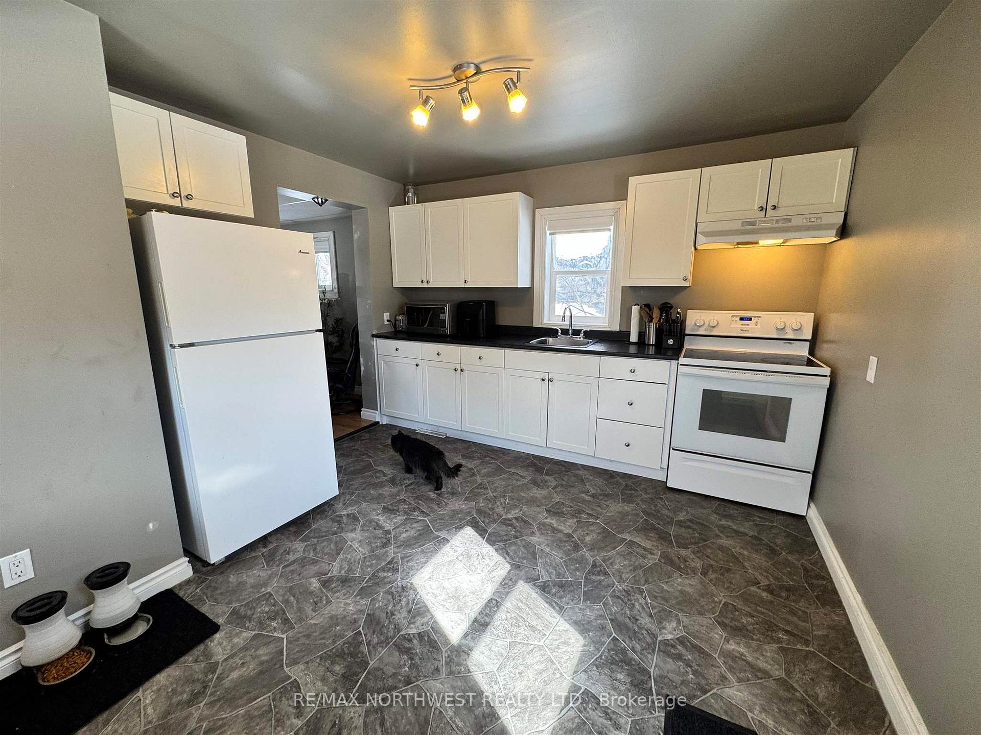 Photo 9 of 1209 Ottawa Street, Kenora, Keewatin — HOMEH