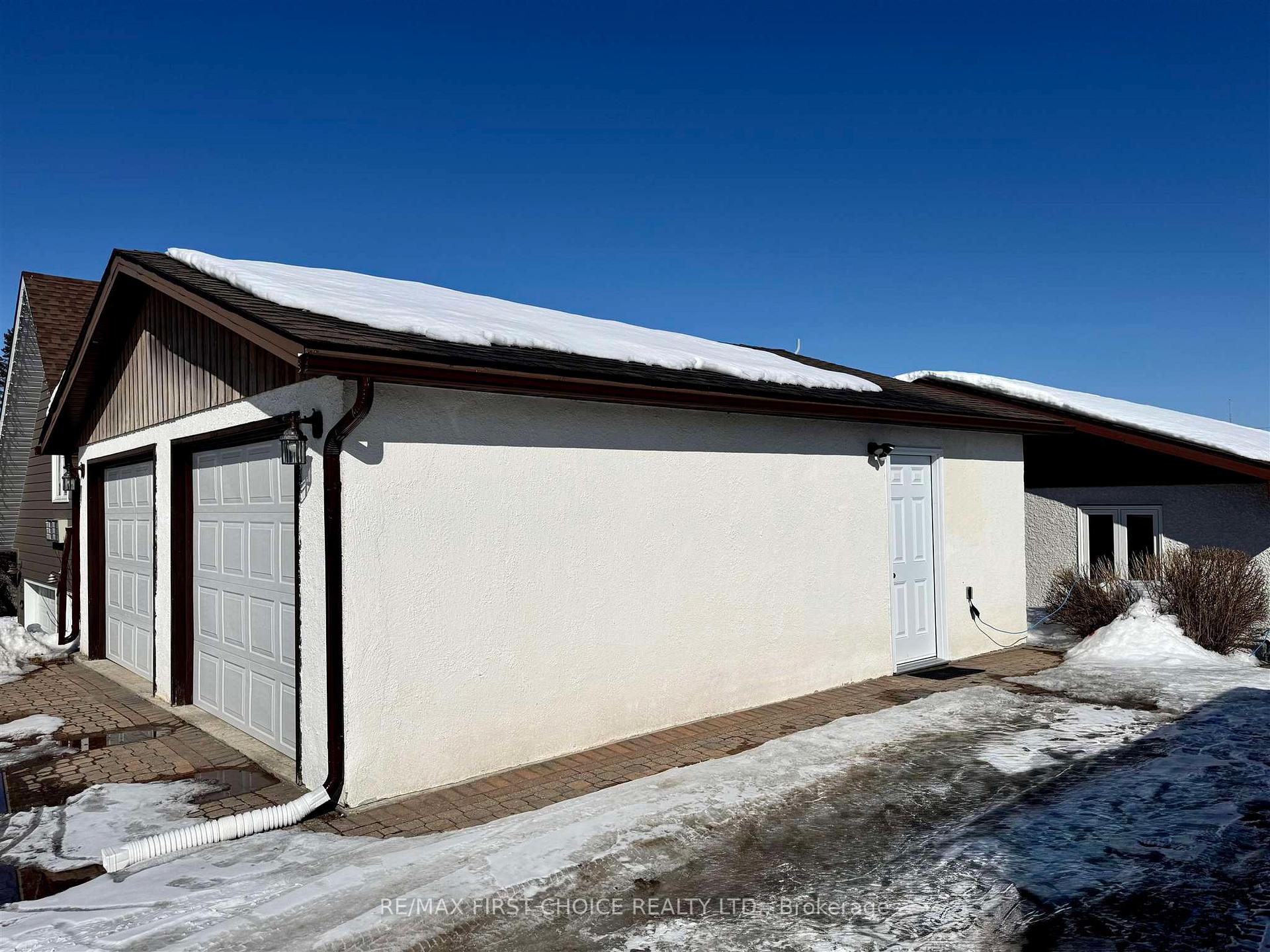 Photo 4 of 73 Howey Street, Red Lake — HOMEH