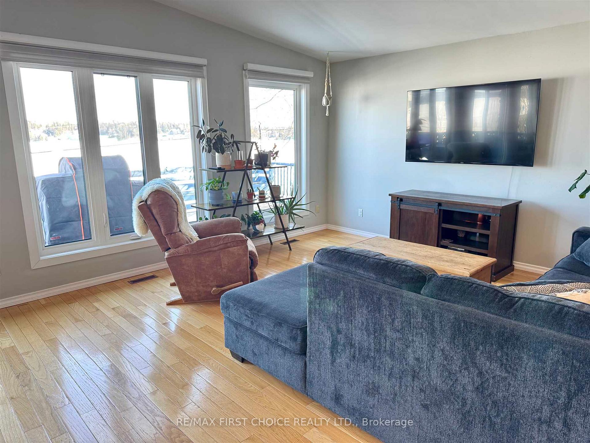 Photo 9 of 73 Howey Street, Red Lake — HOMEH