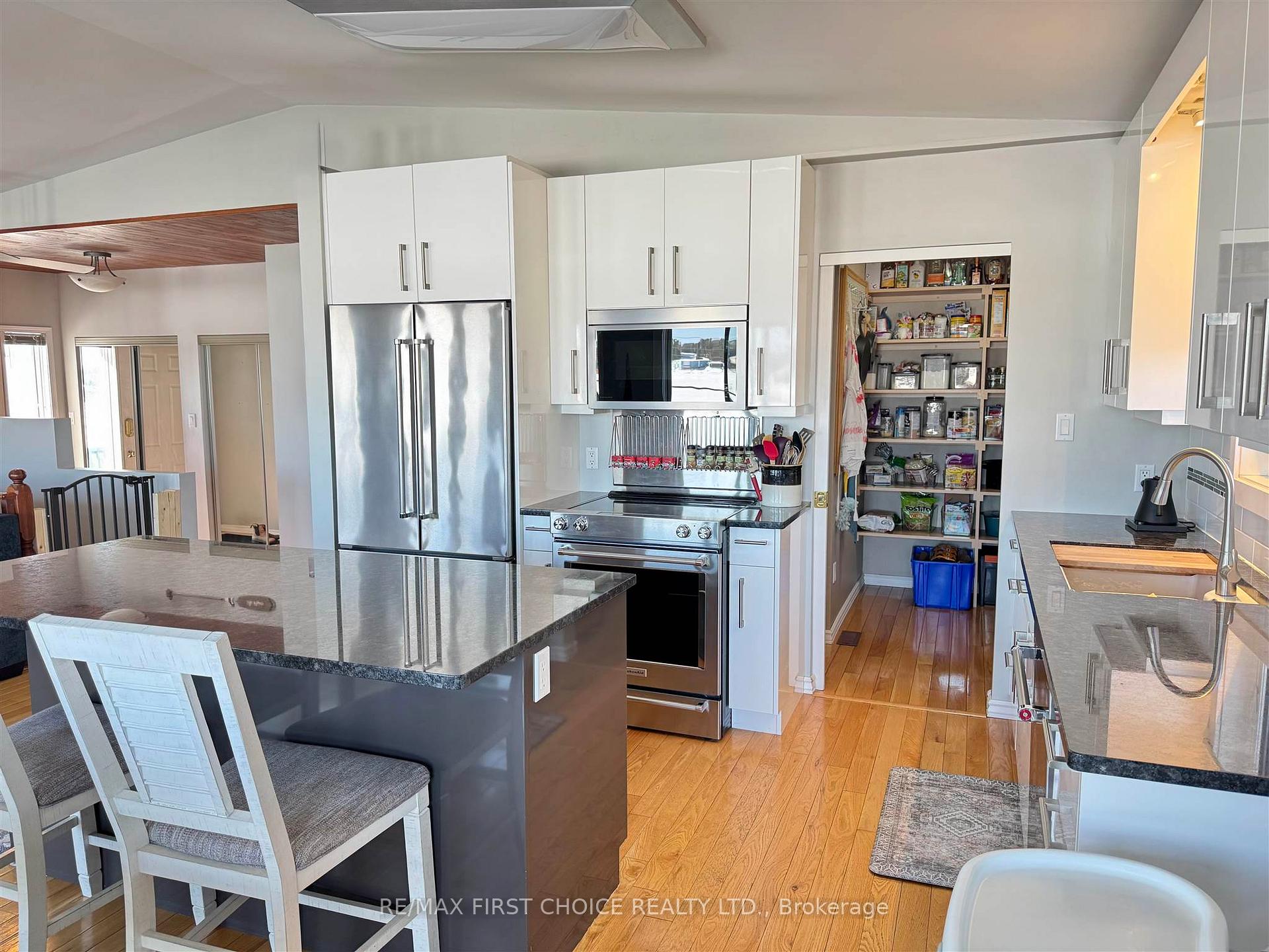 Photo 10 of 73 Howey Street, Red Lake — HOMEH
