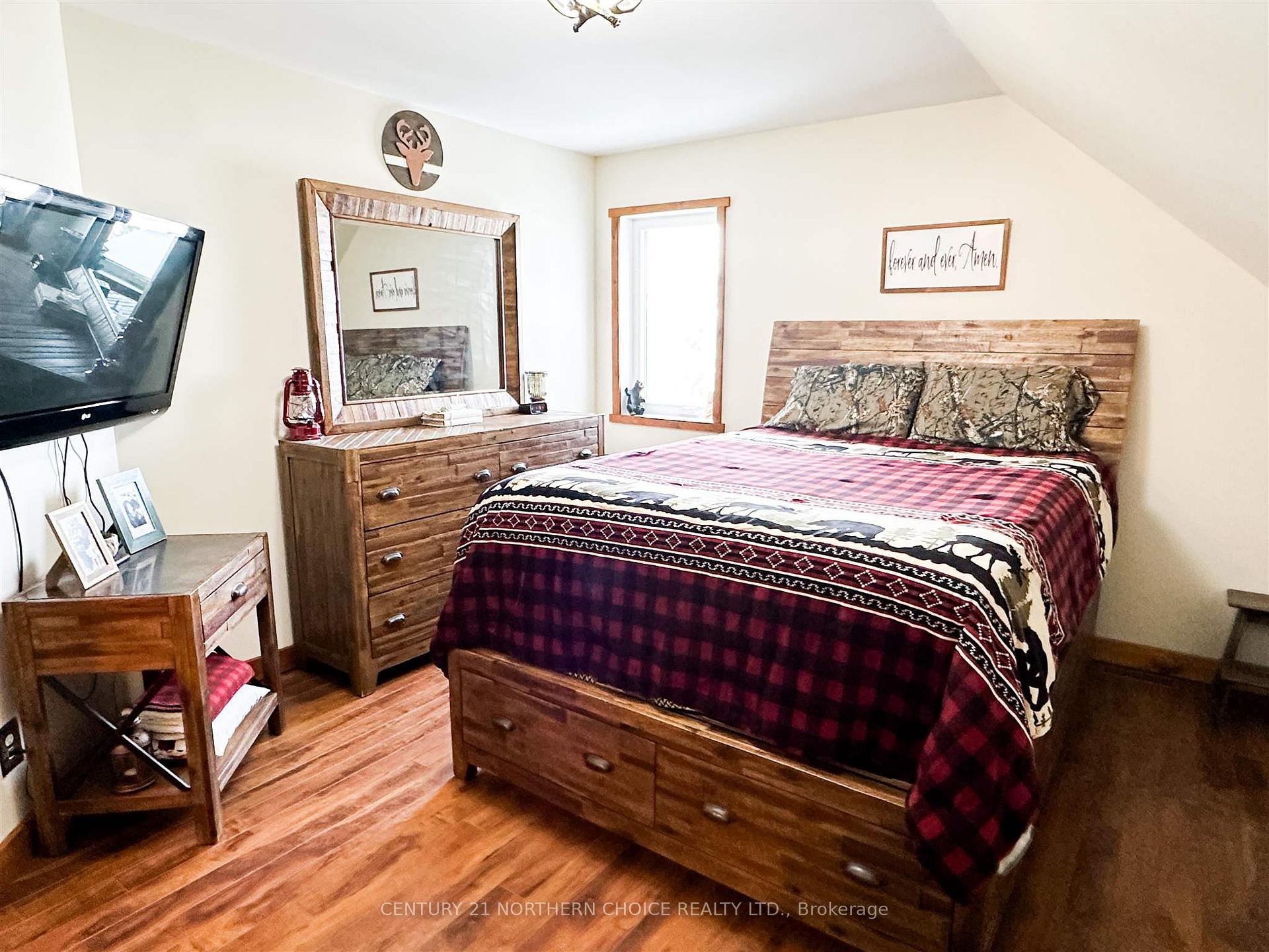 Photo 7 of 10 Dunn Drive, Red Lake — HOMEH