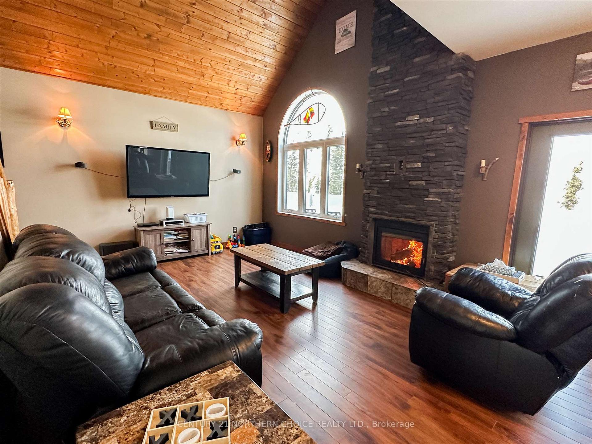 Photo 11 of 10 Dunn Drive, Red Lake — HOMEH