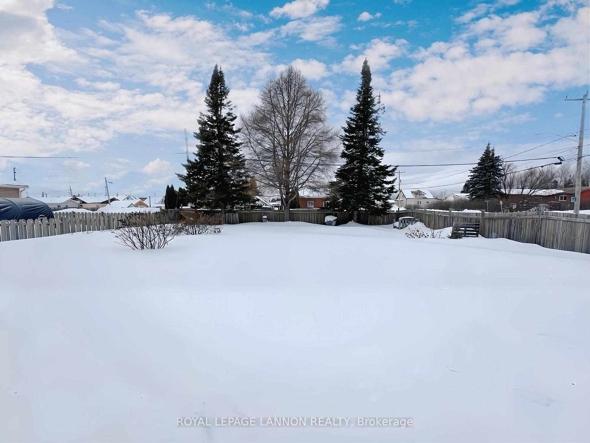 Photo 3 of 210 Third Avenue N, Greenstone — HOMEH