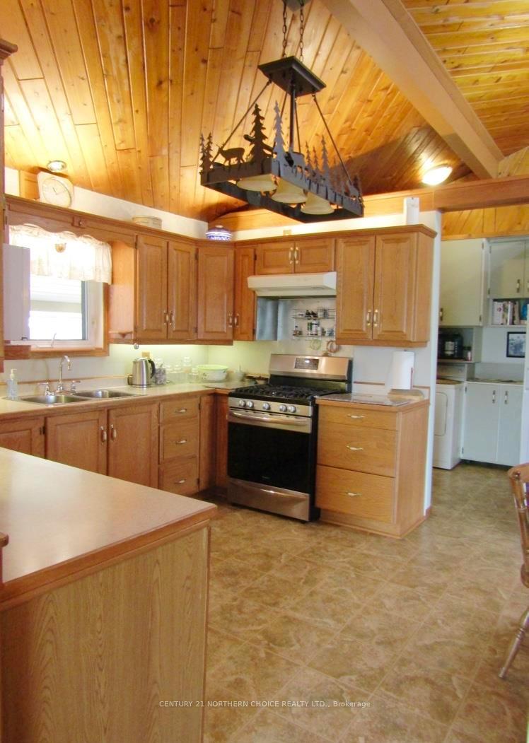 Photo 10 of 689 Bears Pass Road, Fort Frances — HOMEH