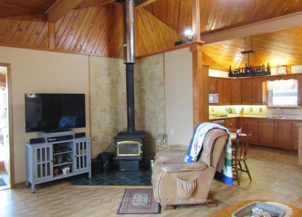 Photo 13 of 689 Bears Pass Road, Fort Frances — HOMEH