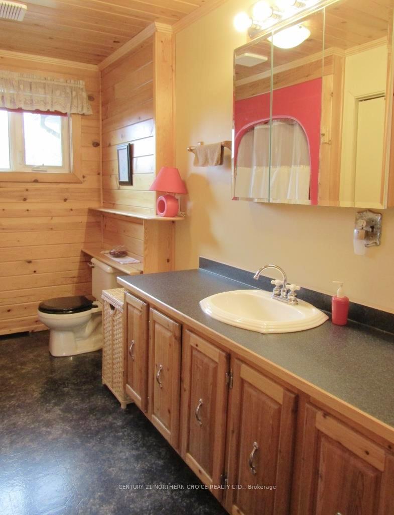 Photo 26 of 689 Bears Pass Road, Fort Frances — HOMEH