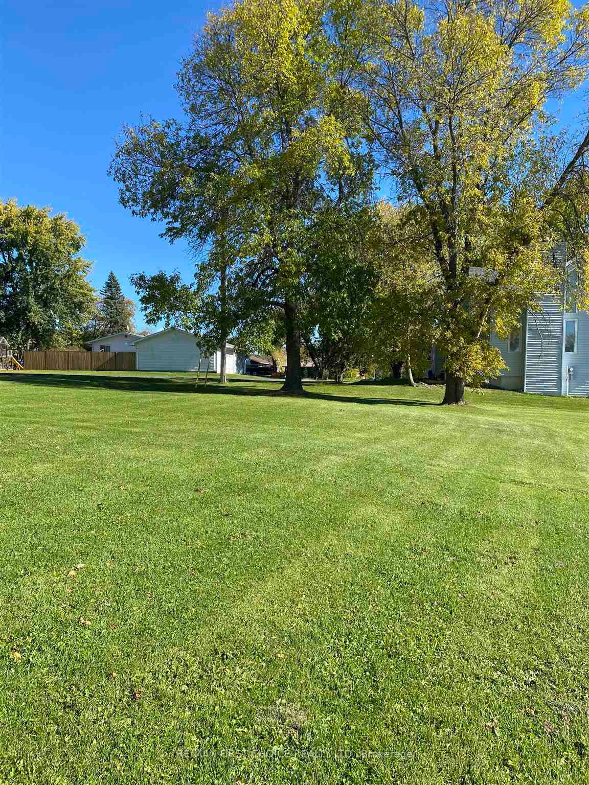 Photo 33 of 57 Strachan Drive, Emo — HOMEH