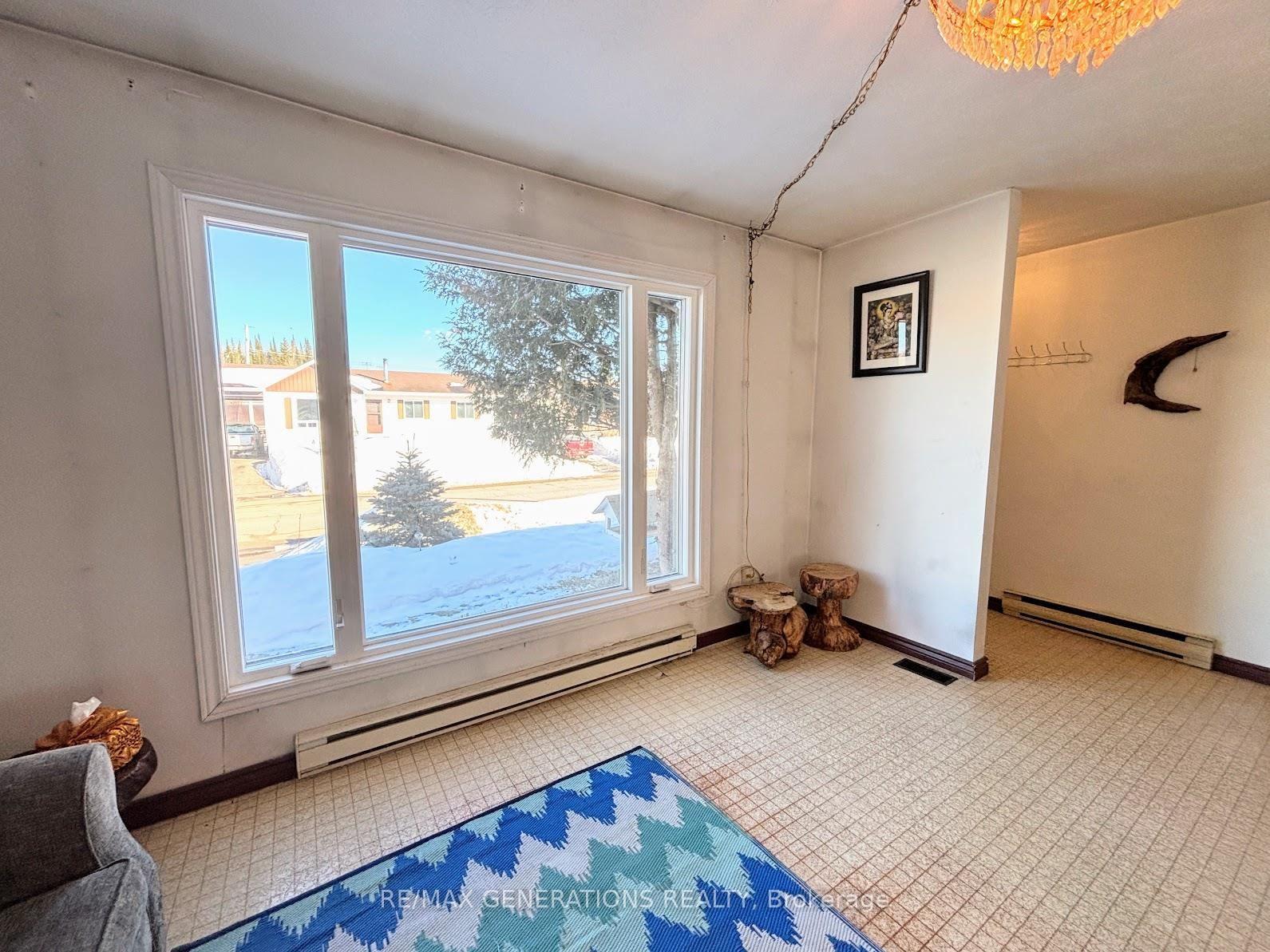 Photo 10 of 58 Matachewan Road, Manitouwadge — HOMEH