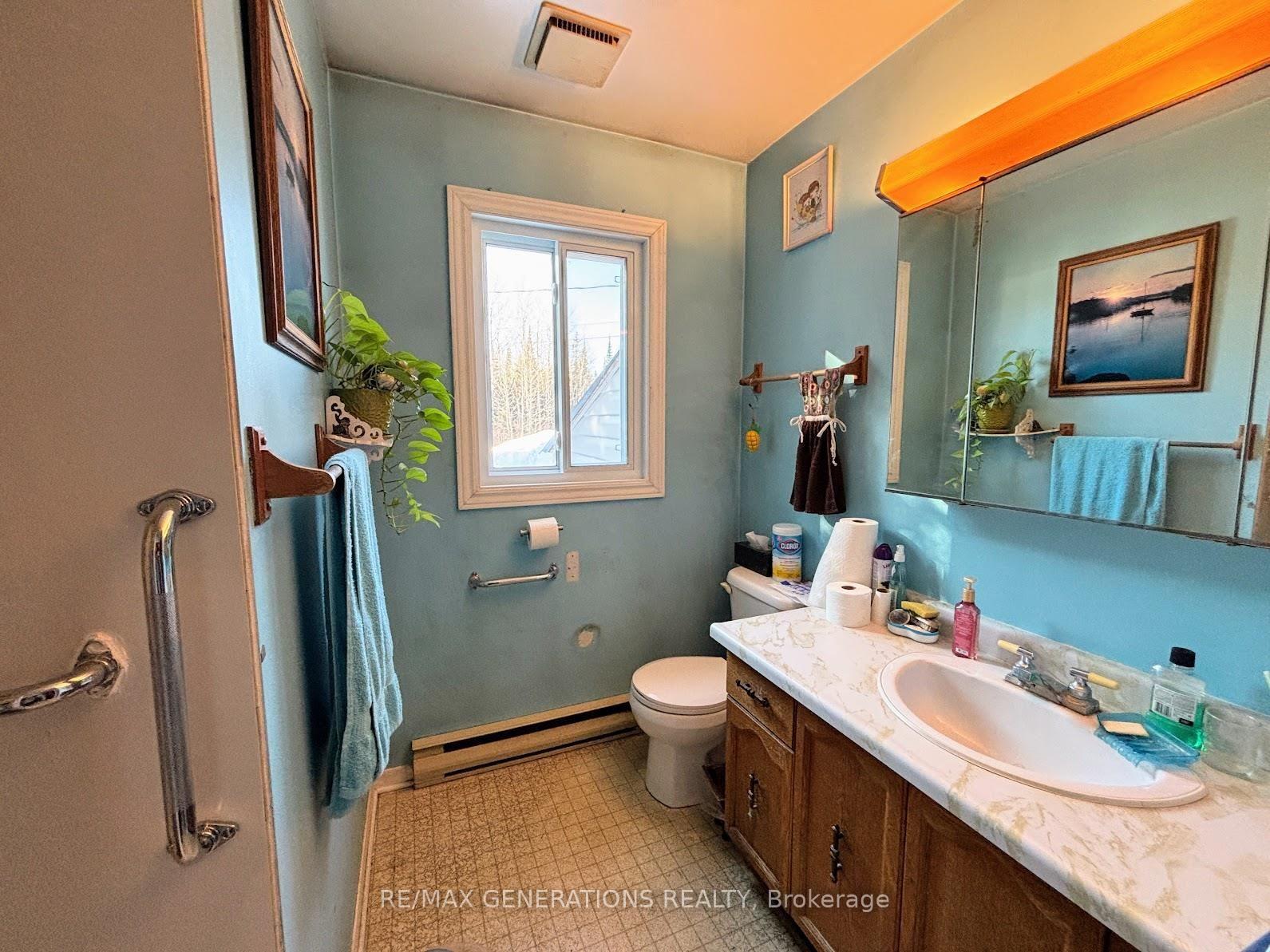 Photo 21 of 58 Matachewan Road, Manitouwadge — HOMEH