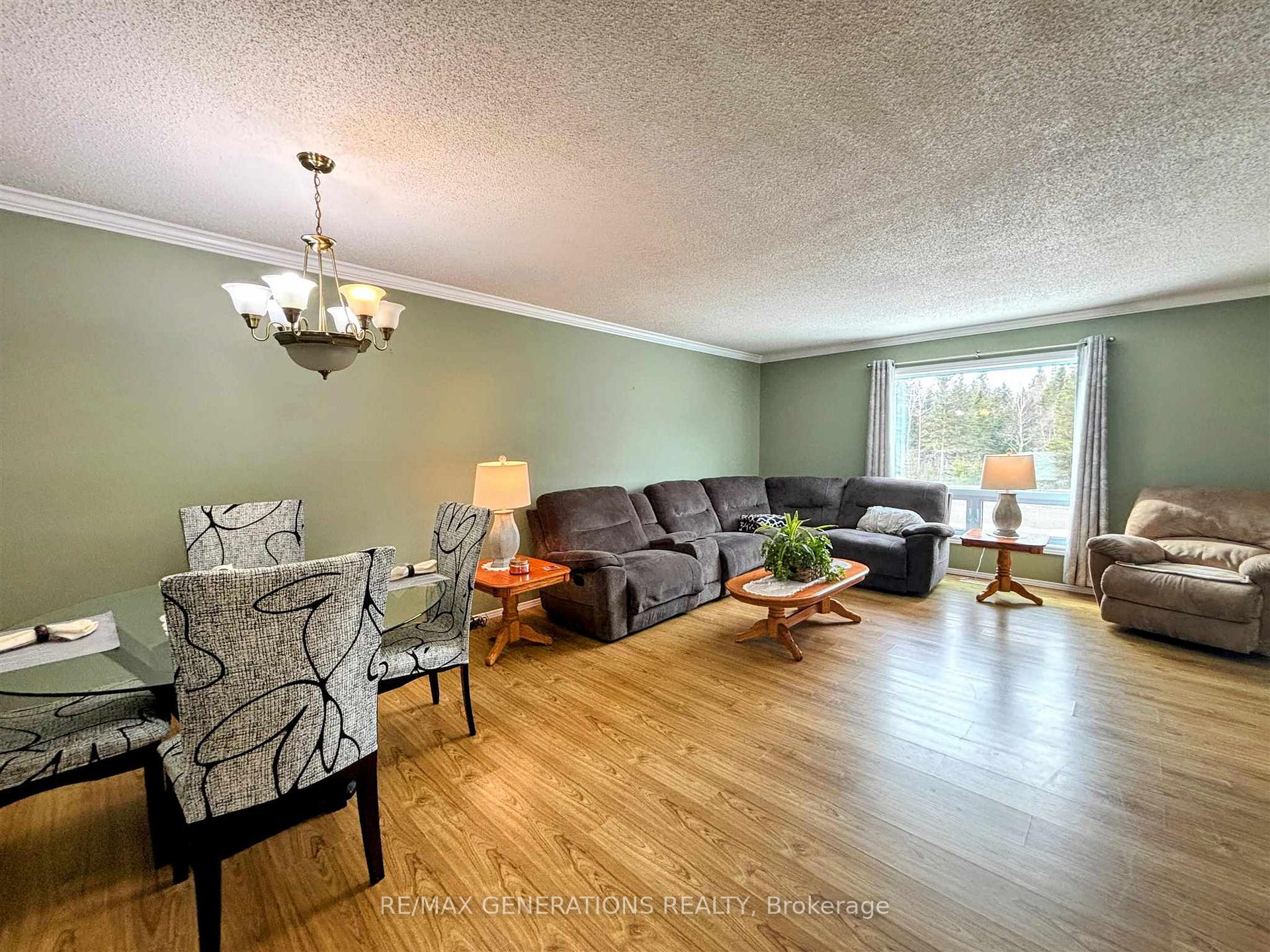 Photo 3 of 125 Hemlo Drive, Marathon — HOMEH