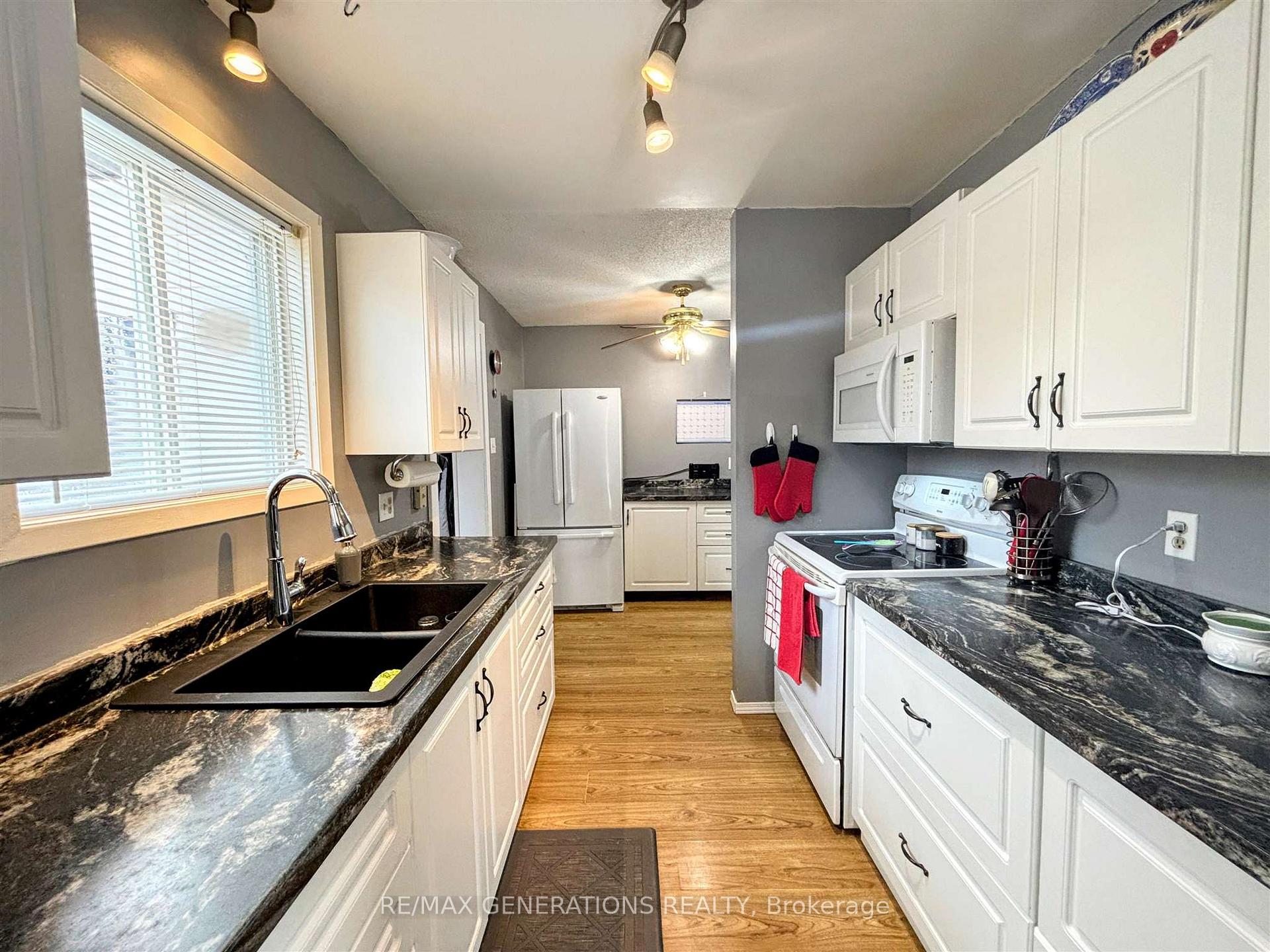 Photo 11 of 125 Hemlo Drive, Marathon — HOMEH