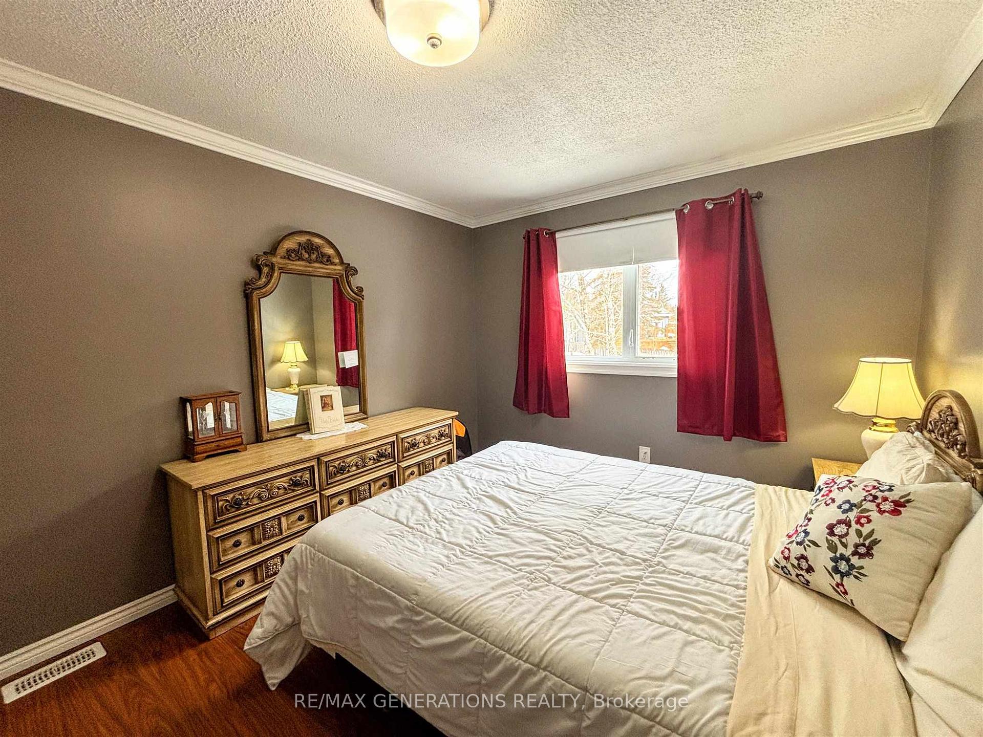 Photo 16 of 125 Hemlo Drive, Marathon — HOMEH