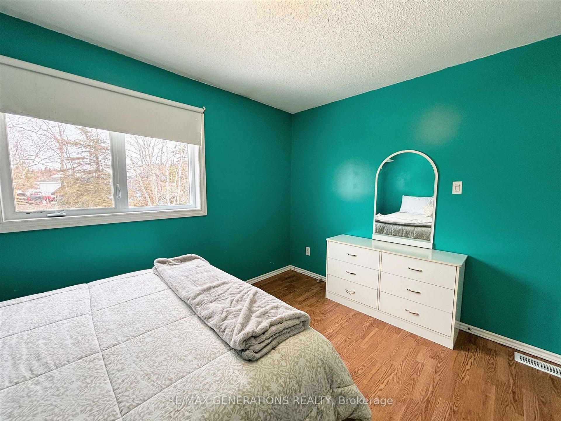 Photo 20 of 125 Hemlo Drive, Marathon — HOMEH
